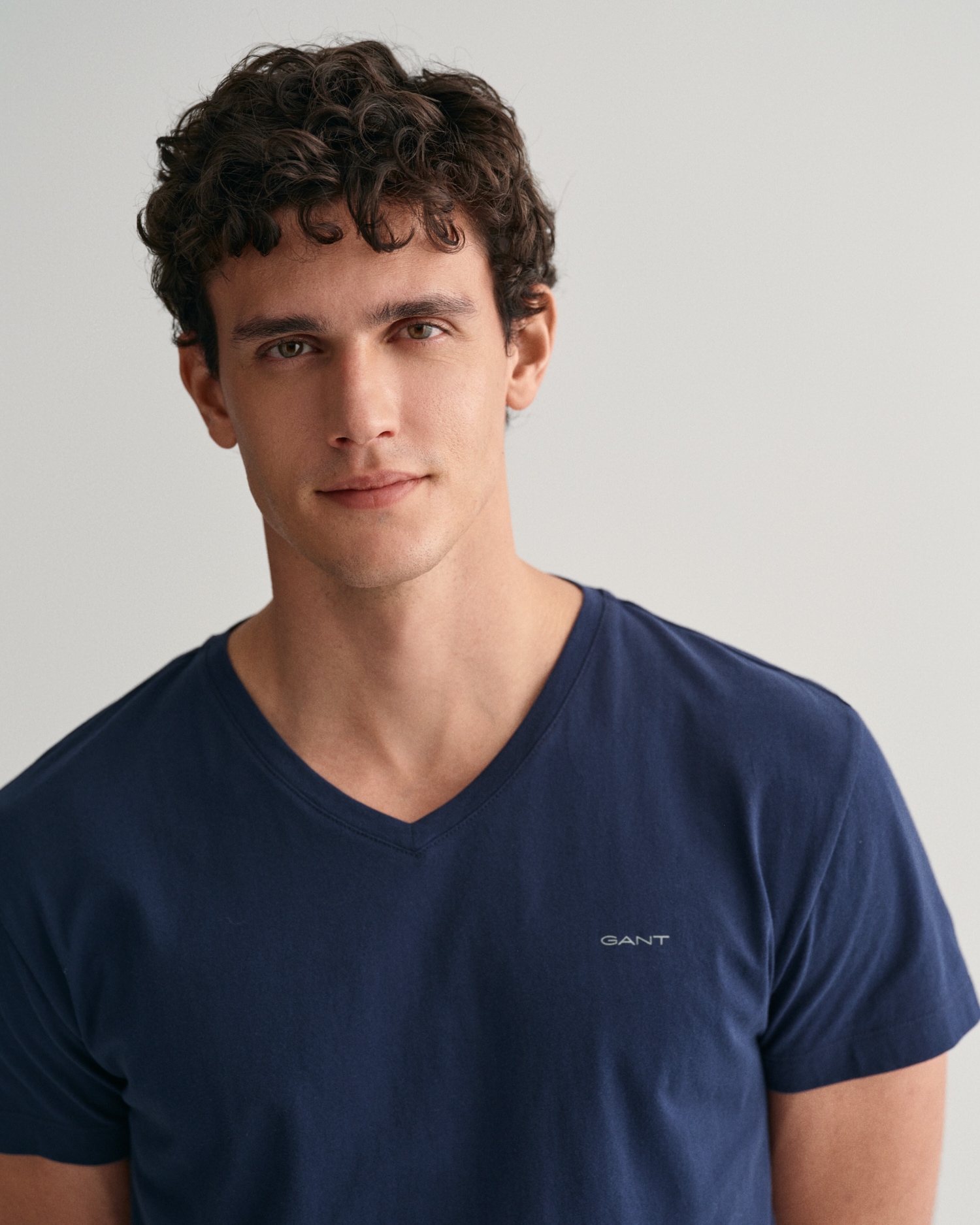 Gant Unterziehshirt "V-NECK T-SHIRT 2-PACK", (Packung, 2 St., 2er), mit Mar günstig online kaufen