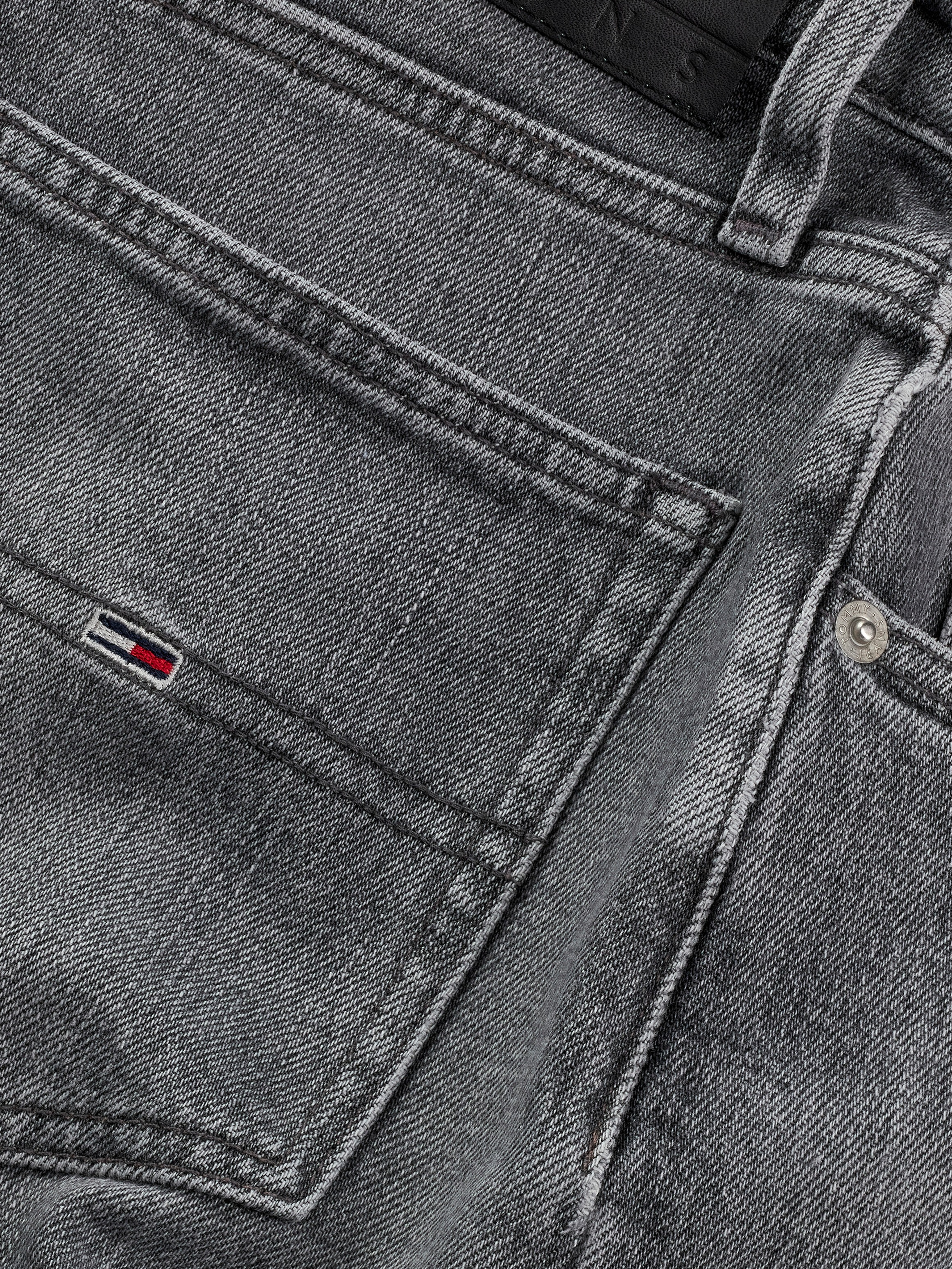 Tommy Jeans Mom-Jeans »High waist - Mom-Jeans Tapered«, mit Logo-Stickereien, in knöchelfreier Länge