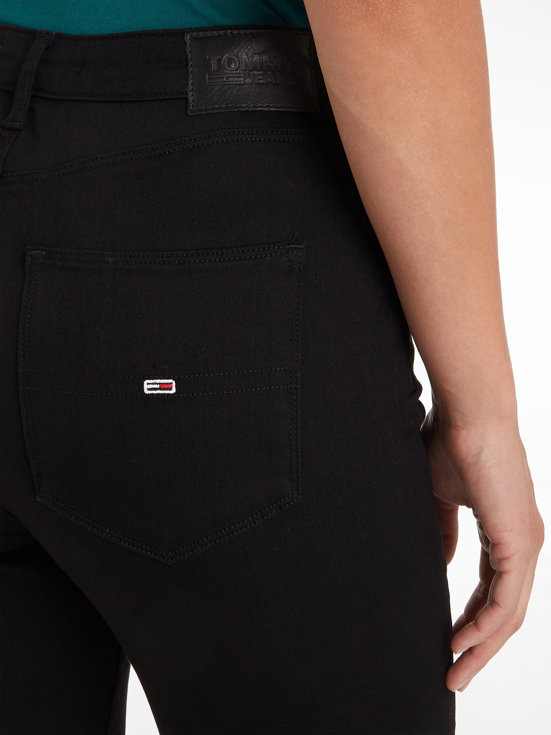 Tommy Jeans Skinny-fit-Jeans »SYLVIA HR SUPER SKNY«, Hochwertige Materialien für einen bequemen und perfekten Sitz.
