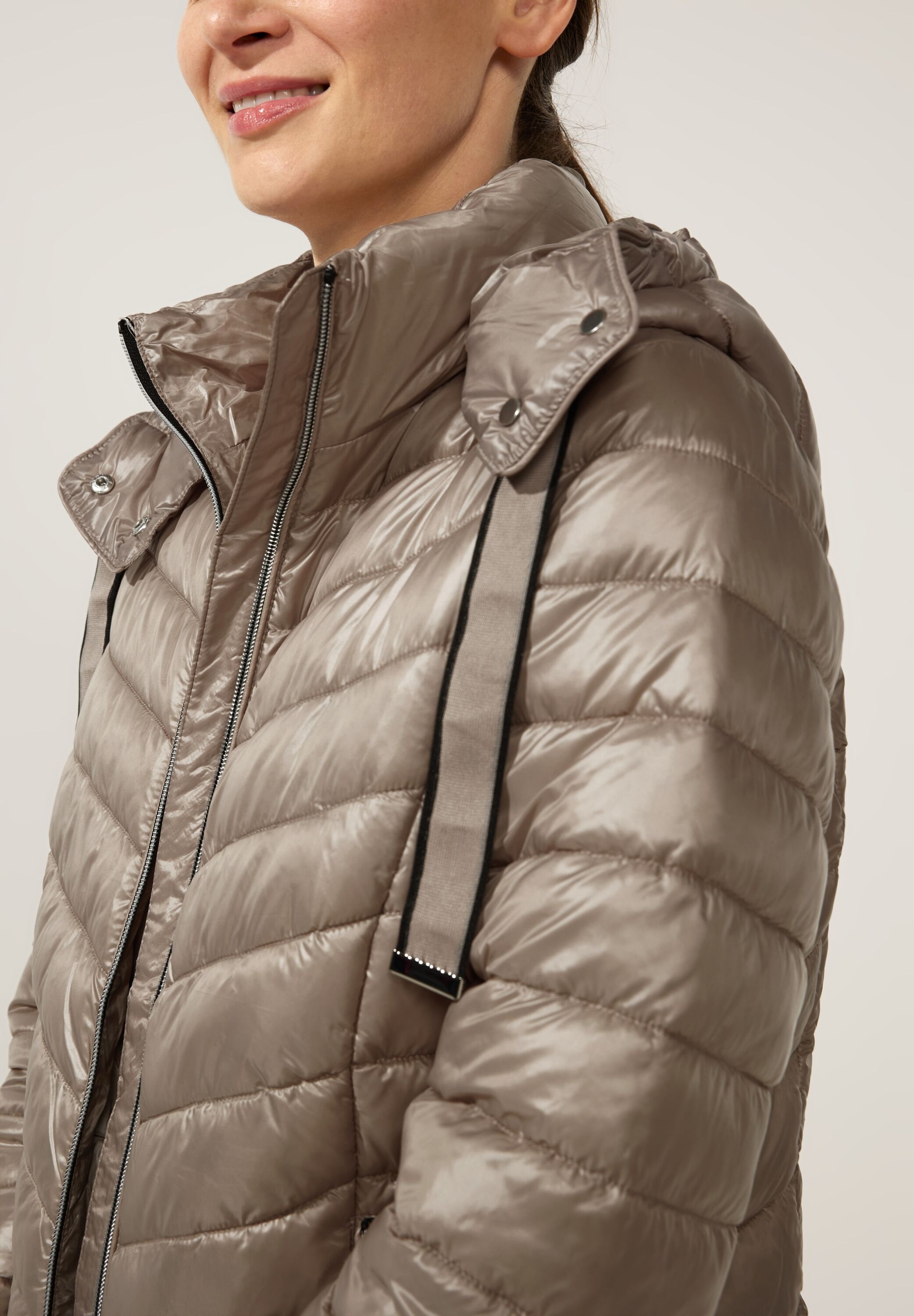 STREET ONE Steppjacke, mit Kapuze, mit abnehmbarer Kapuze