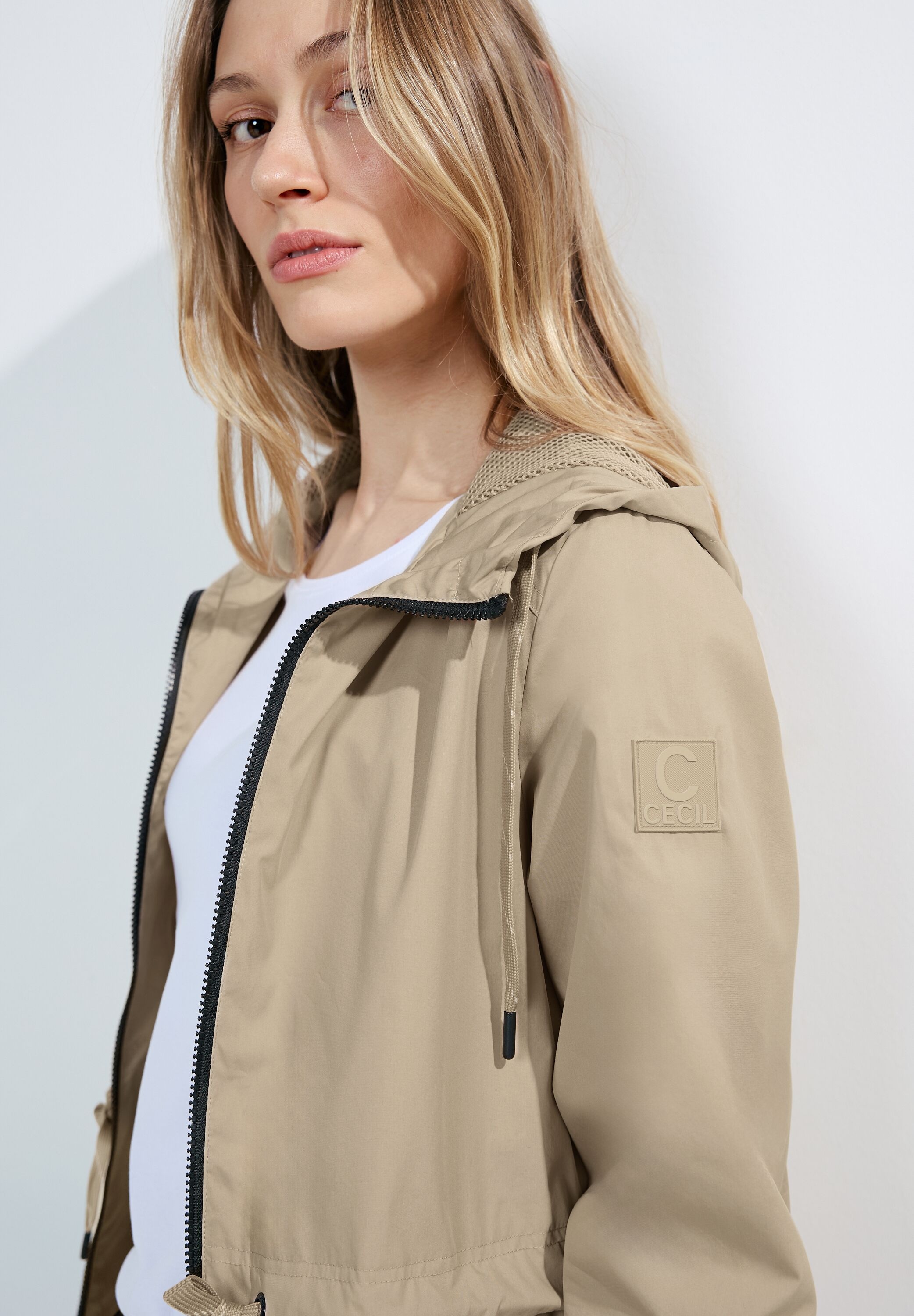 Cecil Trenchcoat, mit Kapuze