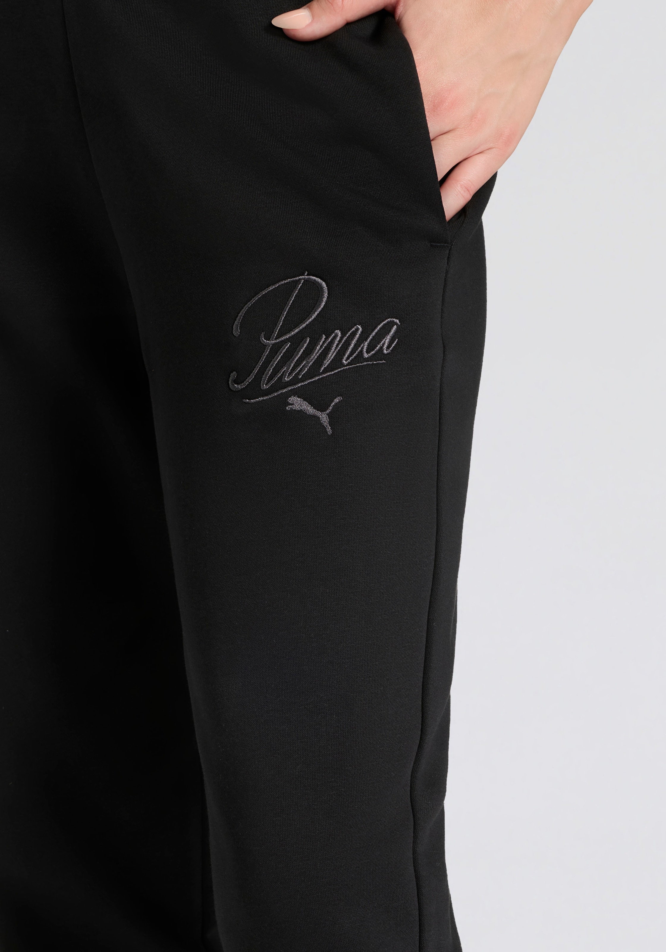PUMA Trainingshose »ESS SCRIPT SWEATPANTS FL CL«