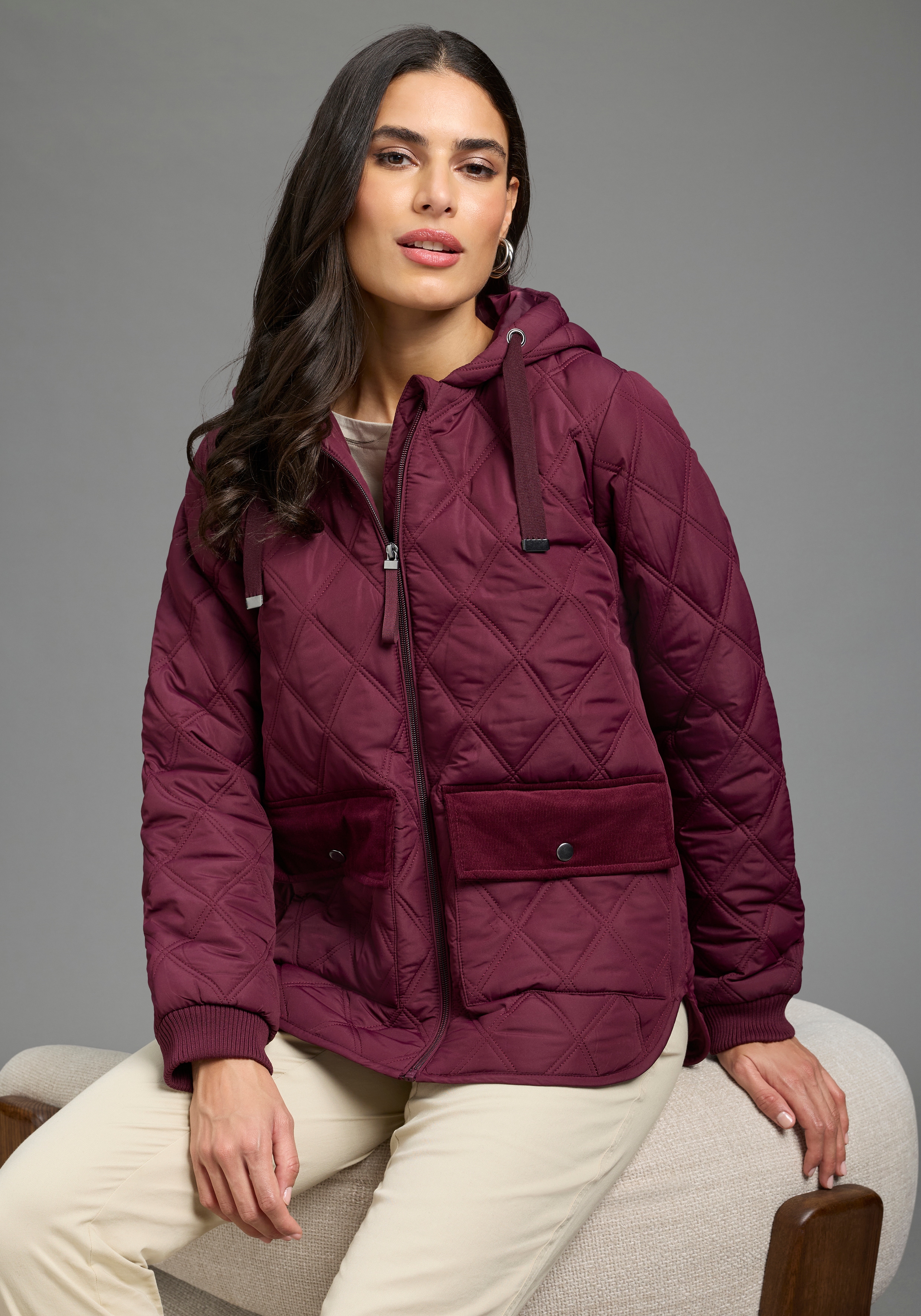 Laura Scott Steppjacke mit Kapuze Kapuze mit modernem Steppmuster für den Übergang