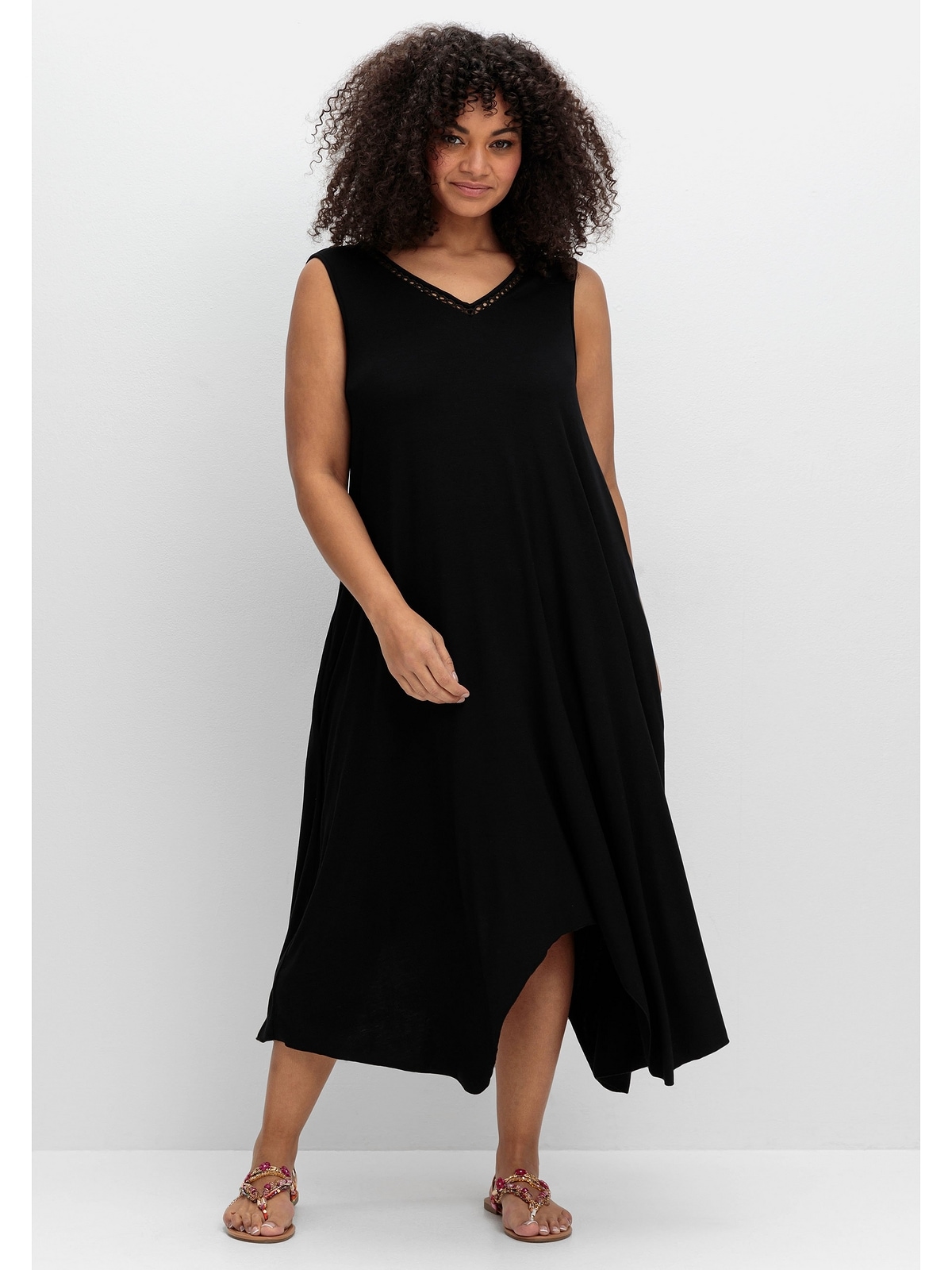 Sheego Shirtkleid "Große Größen", mit Zipfelsaum und Lochstickerei günstig online kaufen