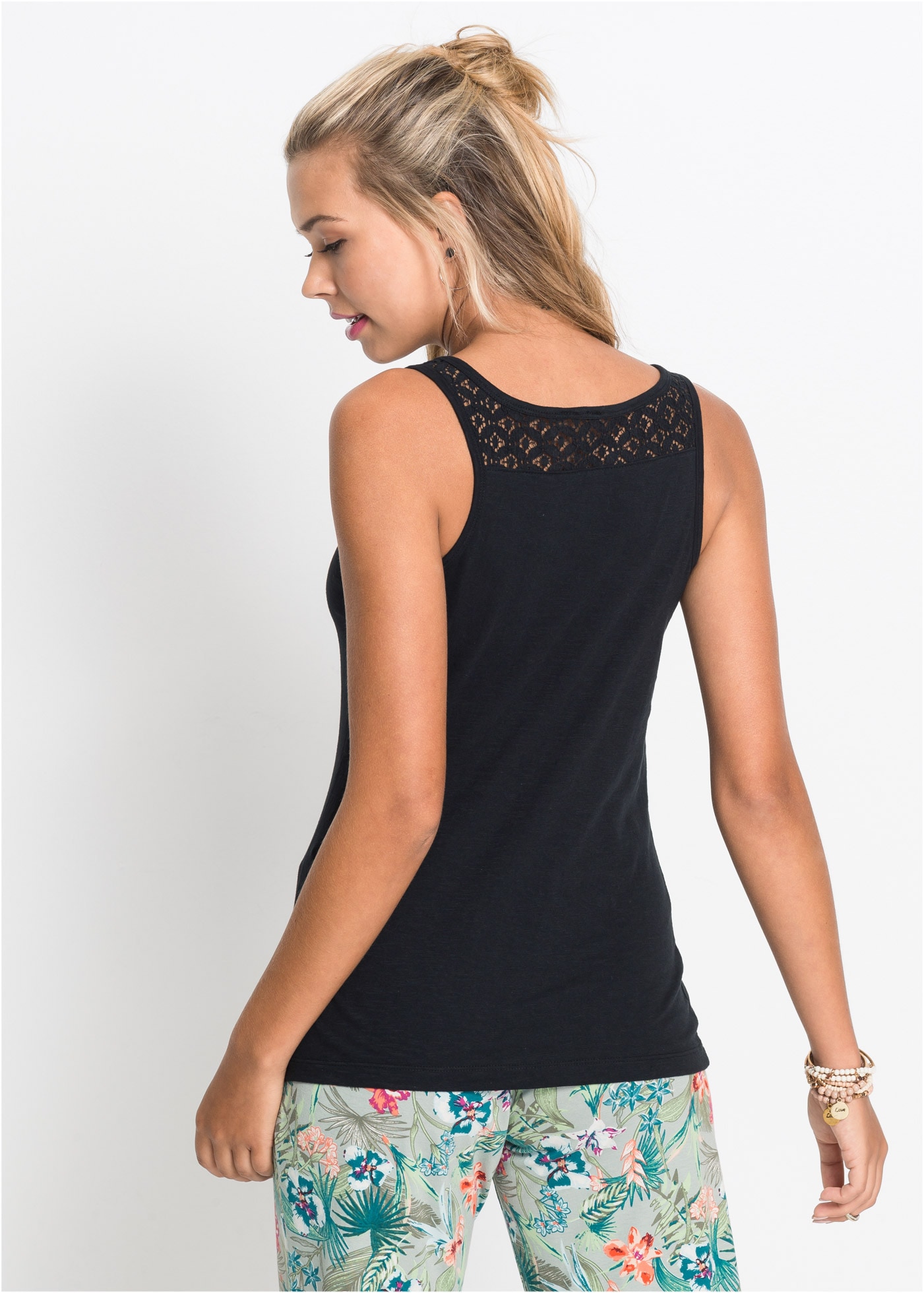 bonprix Tanktop 1 körpernaher Schnitt, runder Ausschnitt, ohne Ärmel