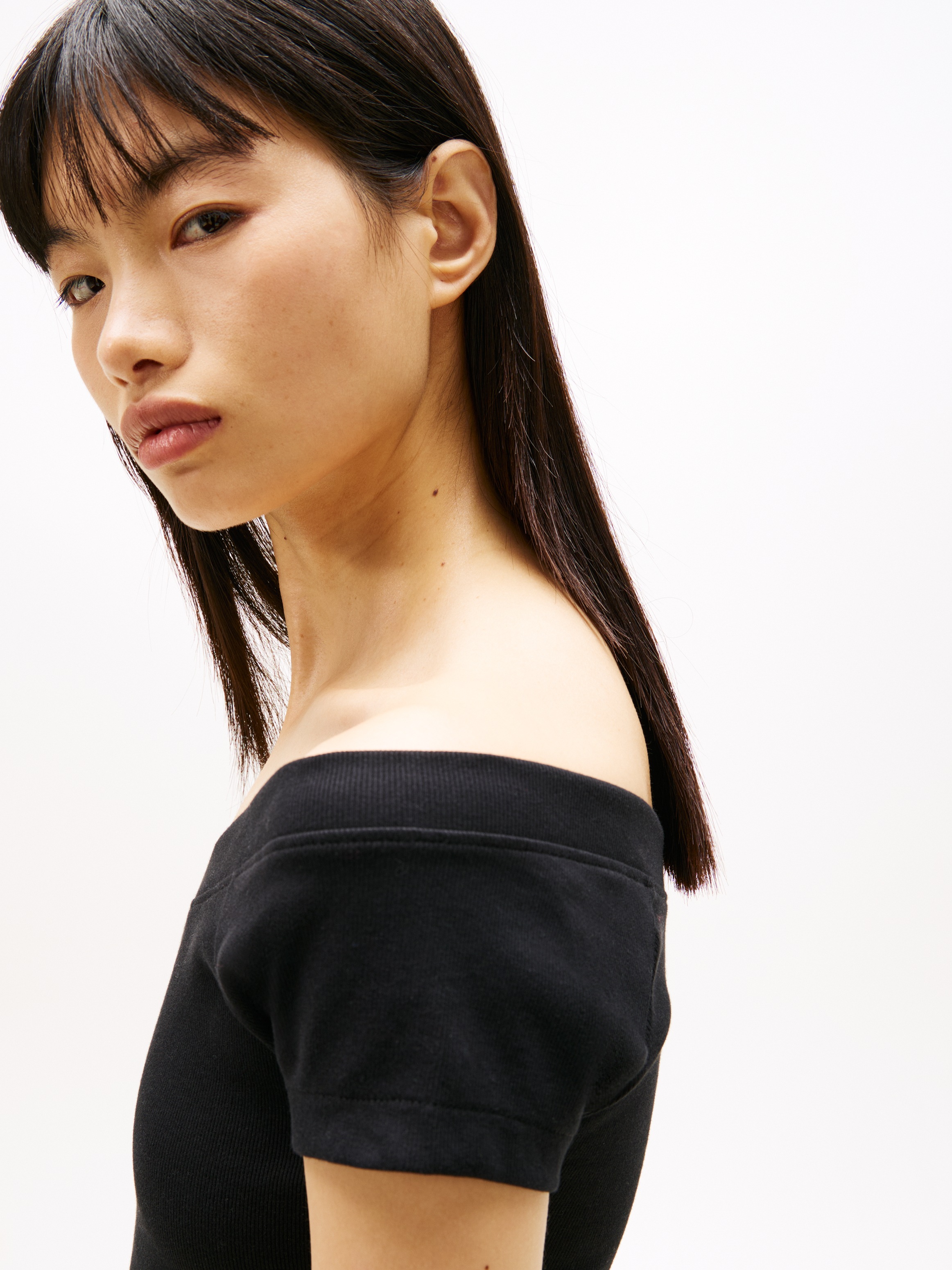 Tommy Jeans Kurzarmshirt "TJW SLIM OFF SHOULDER RIB SS TOP" mit gerippter S günstig online kaufen