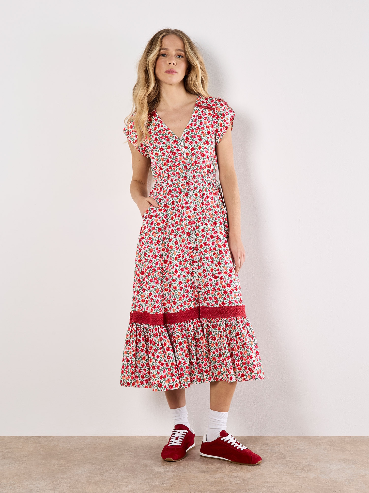 Apricot Druckkleid "Ditsy Floral Button Down Midikleid" mit Volant und Spitze