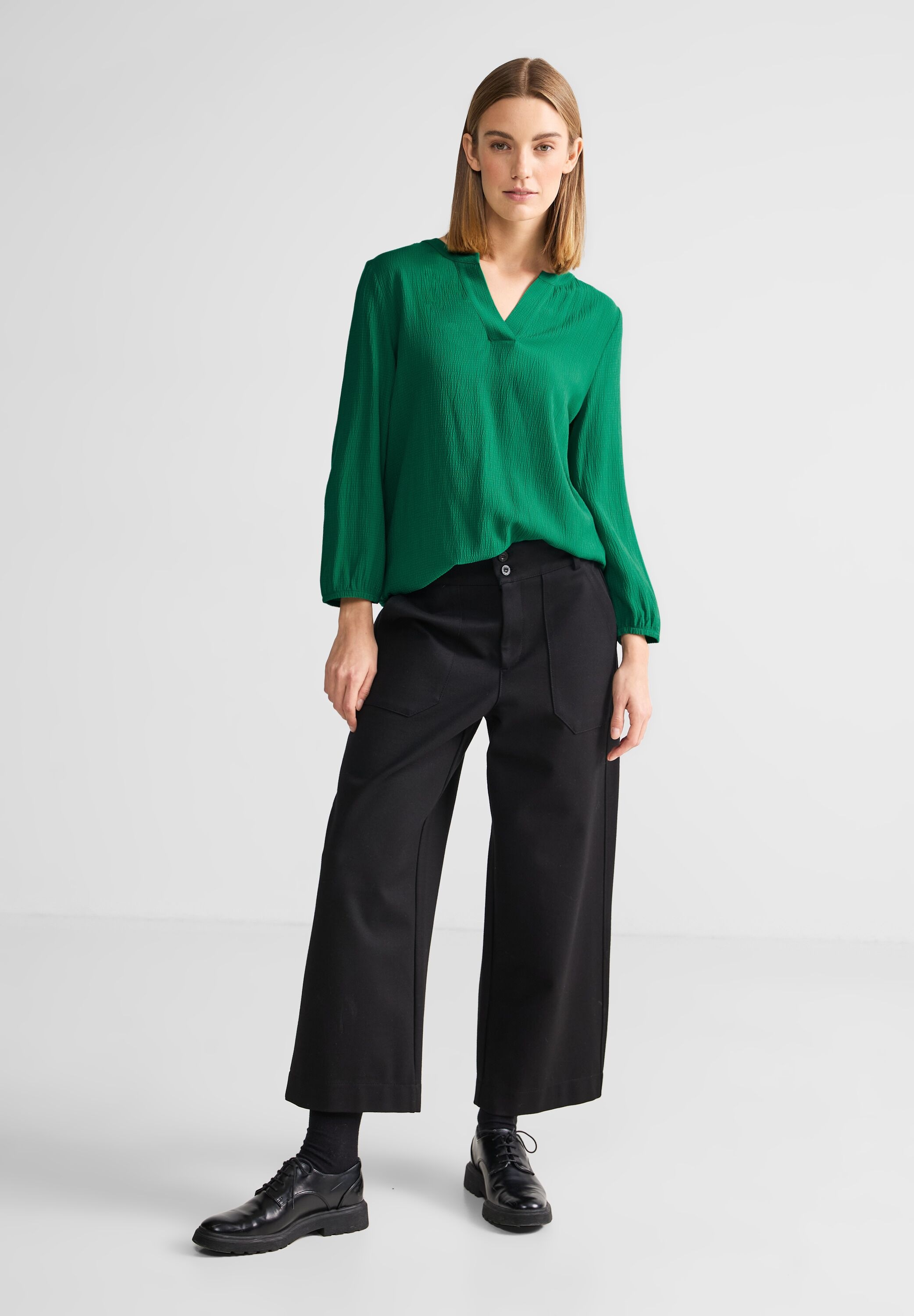 STREET ONE Klassische Bluse, mit geschlitztem Rundhalsausschnitt