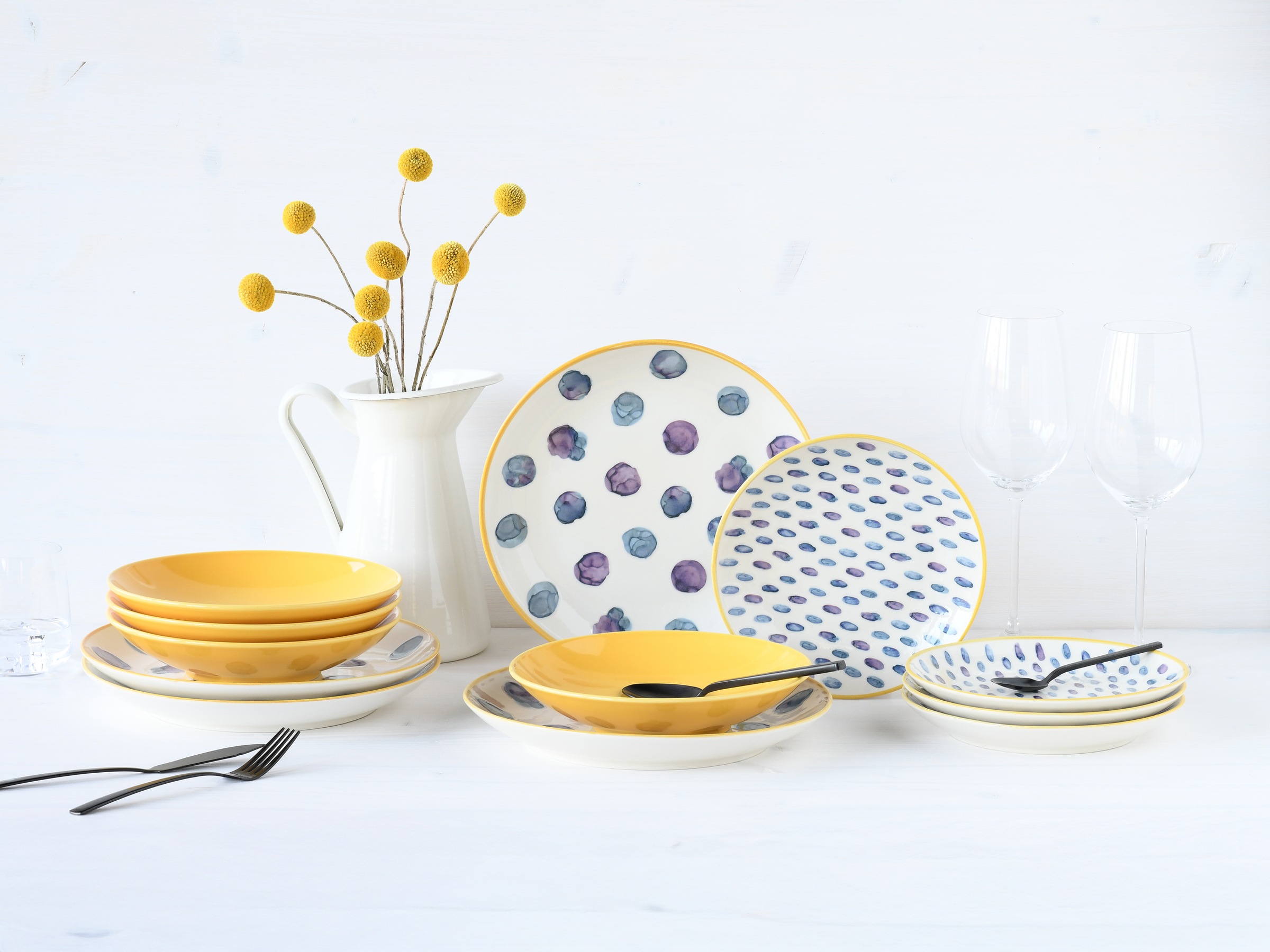 CreaTable Teller-Set »Maisie Bunt, Tellerset 12-tlg«, (Set, 12 tlg.), Dots, Polka Dots, Konfetti, Punkte