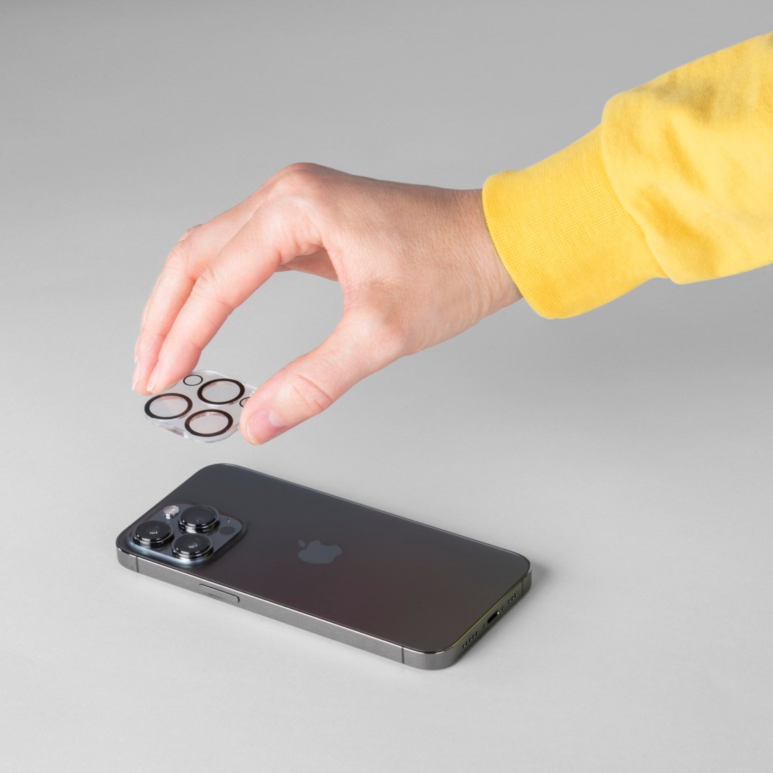 Hama Displayschutzglas »Schutzglas-Set für iPhone 14 Pro«, 3x Displayschutz, 1x Kameraschutz