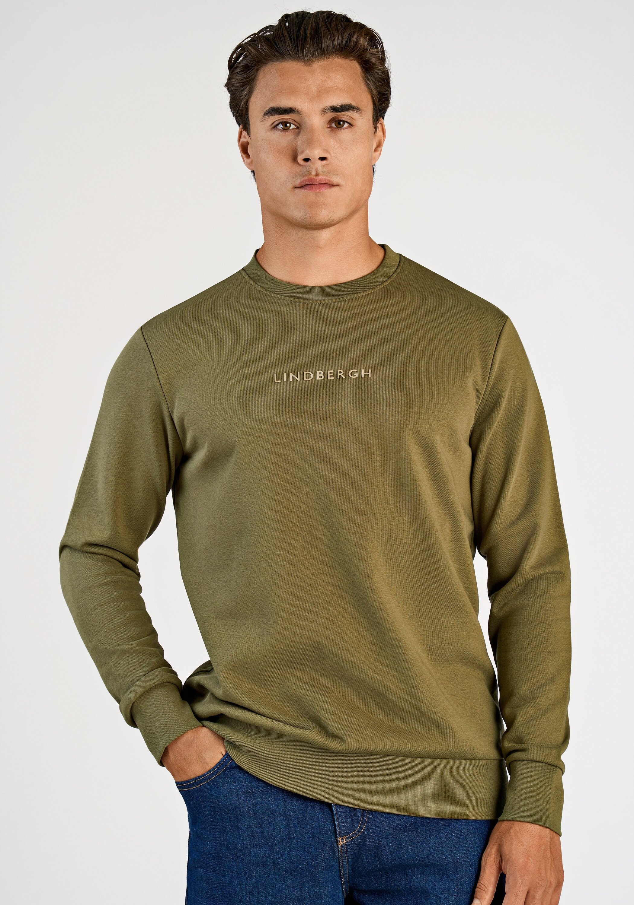 Sweatshirt LINDBERGH "Sweatshirt Relaxed Fit", Herren, Gr. L, dk olive, Obermaterial: 85% Baumwolle, 15% Polyester, unifarben, lässig geschnitten, Sweatshirts Sweatshirt