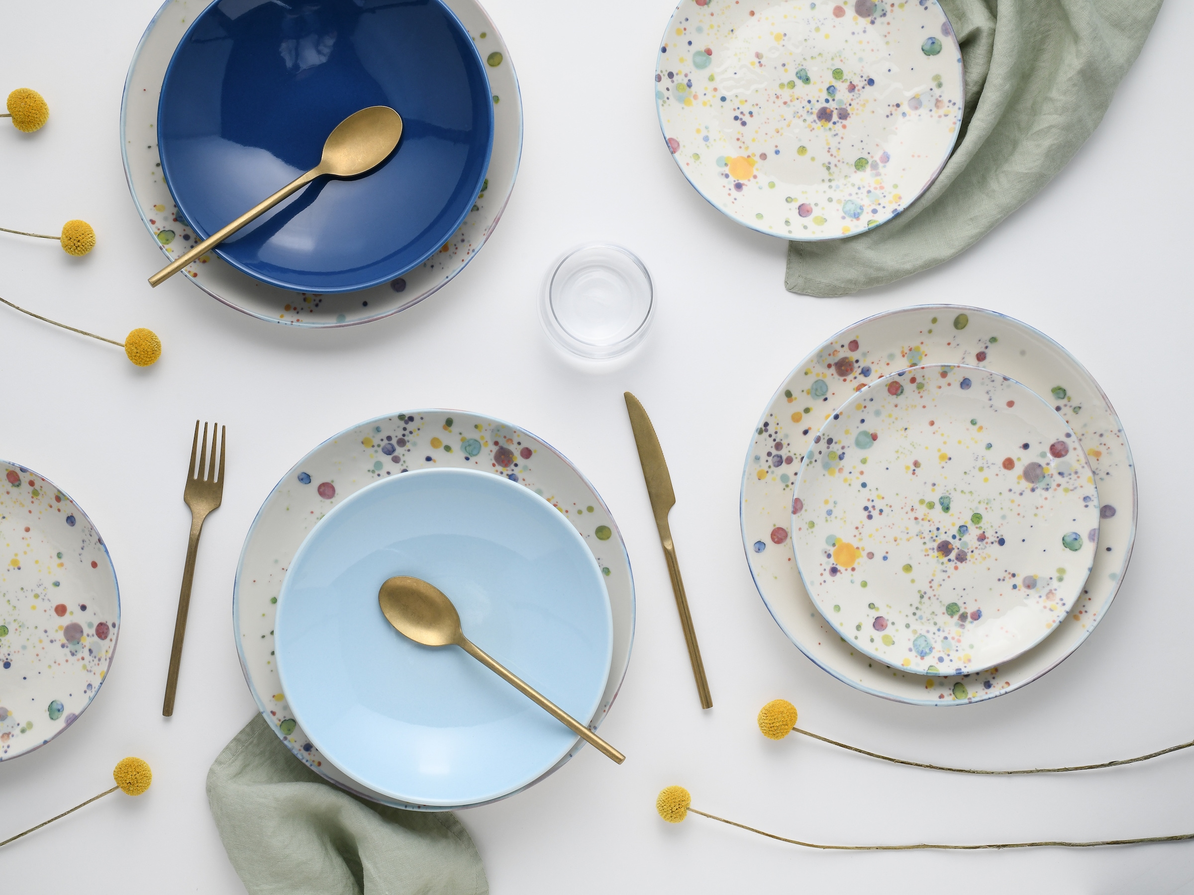 CreaTable Teller-Set »Candy Drops, Tellerset 12-tlg.«, (Set, 12 tlg.), Unregelmäßige bunte Punkte, Gute Laune Geschirr, Frisch, Freundlich