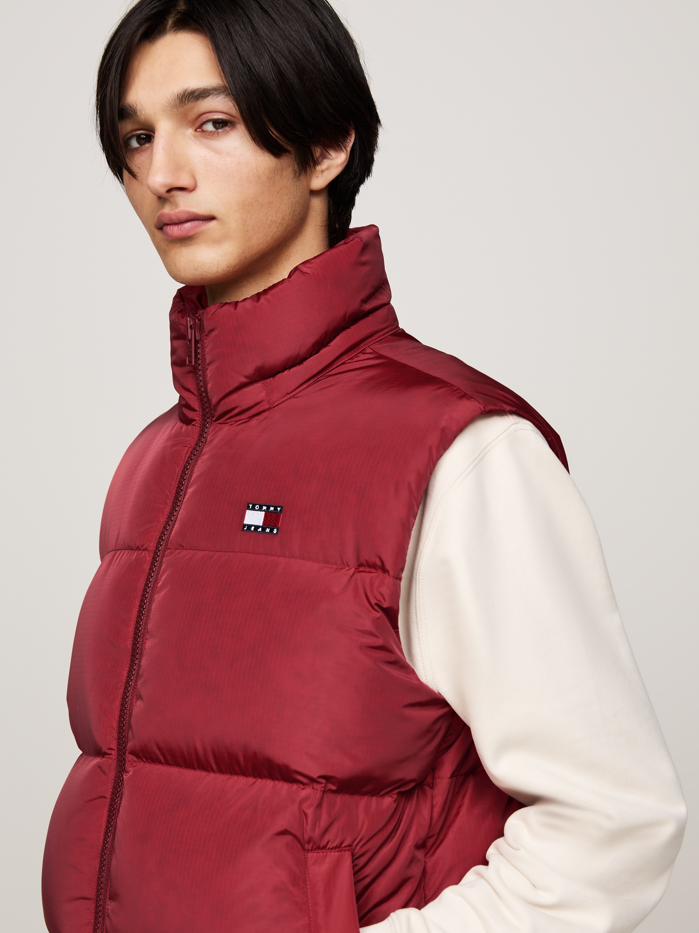 Tommy Jeans Steppweste »TJM ALASKA VEST«, Abnehmbare Kapuze mit Kordelzug