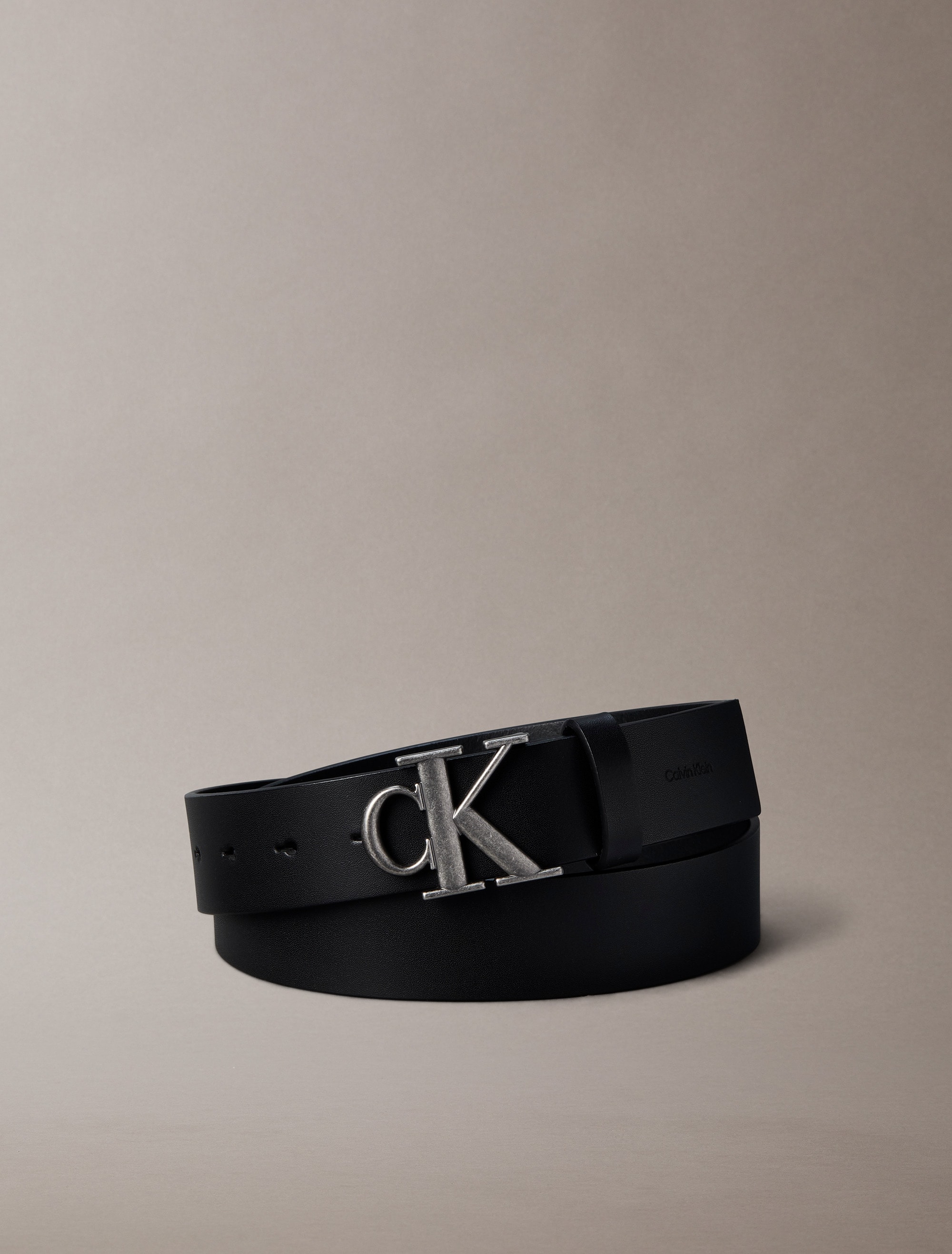 Calvin Klein Ledergürtel "CK BUCKLE SMOOTH 35MM" Größenverstellbar mit Meta günstig online kaufen