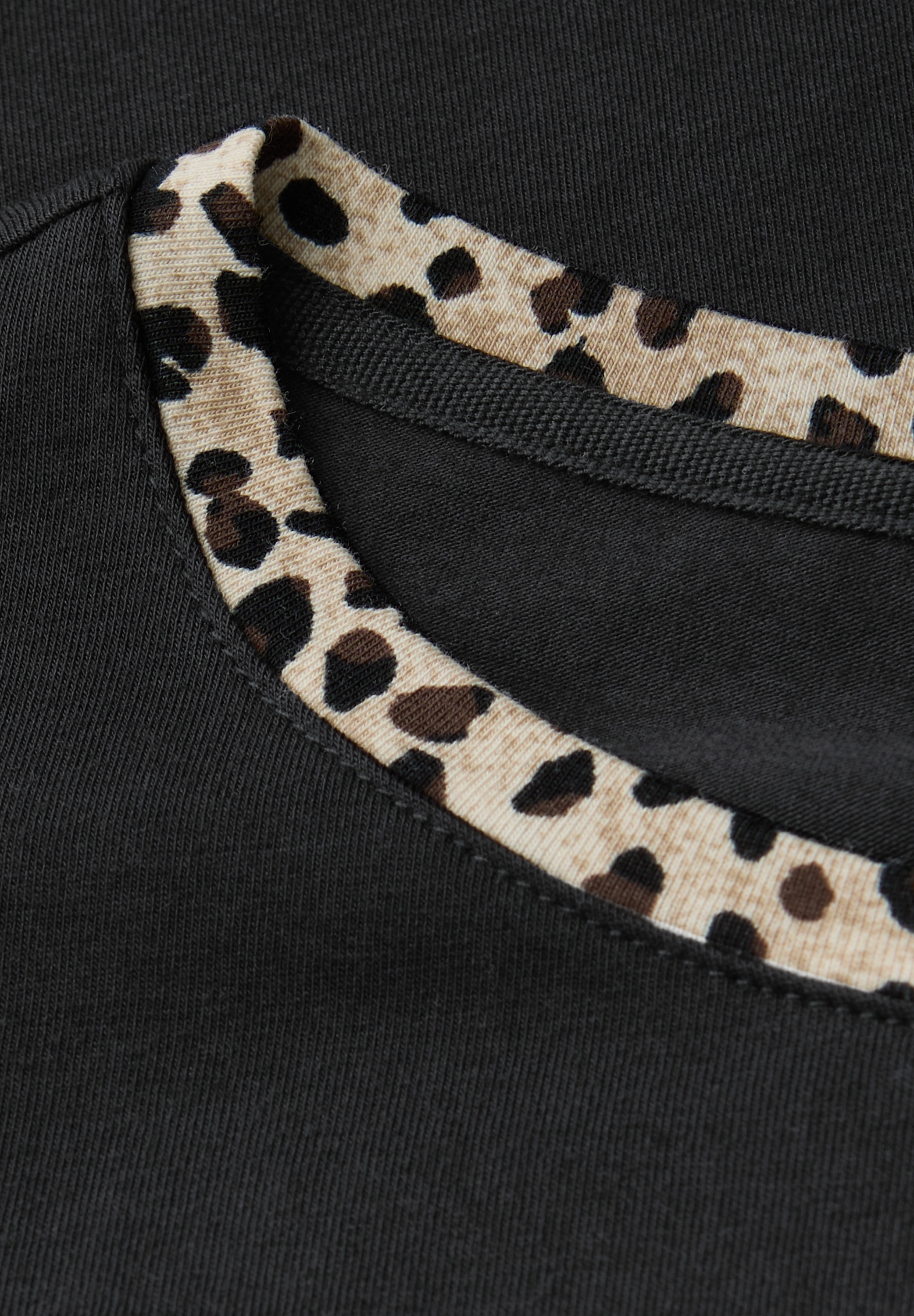 STREET ONE Langarmshirt mit Leo-Detail