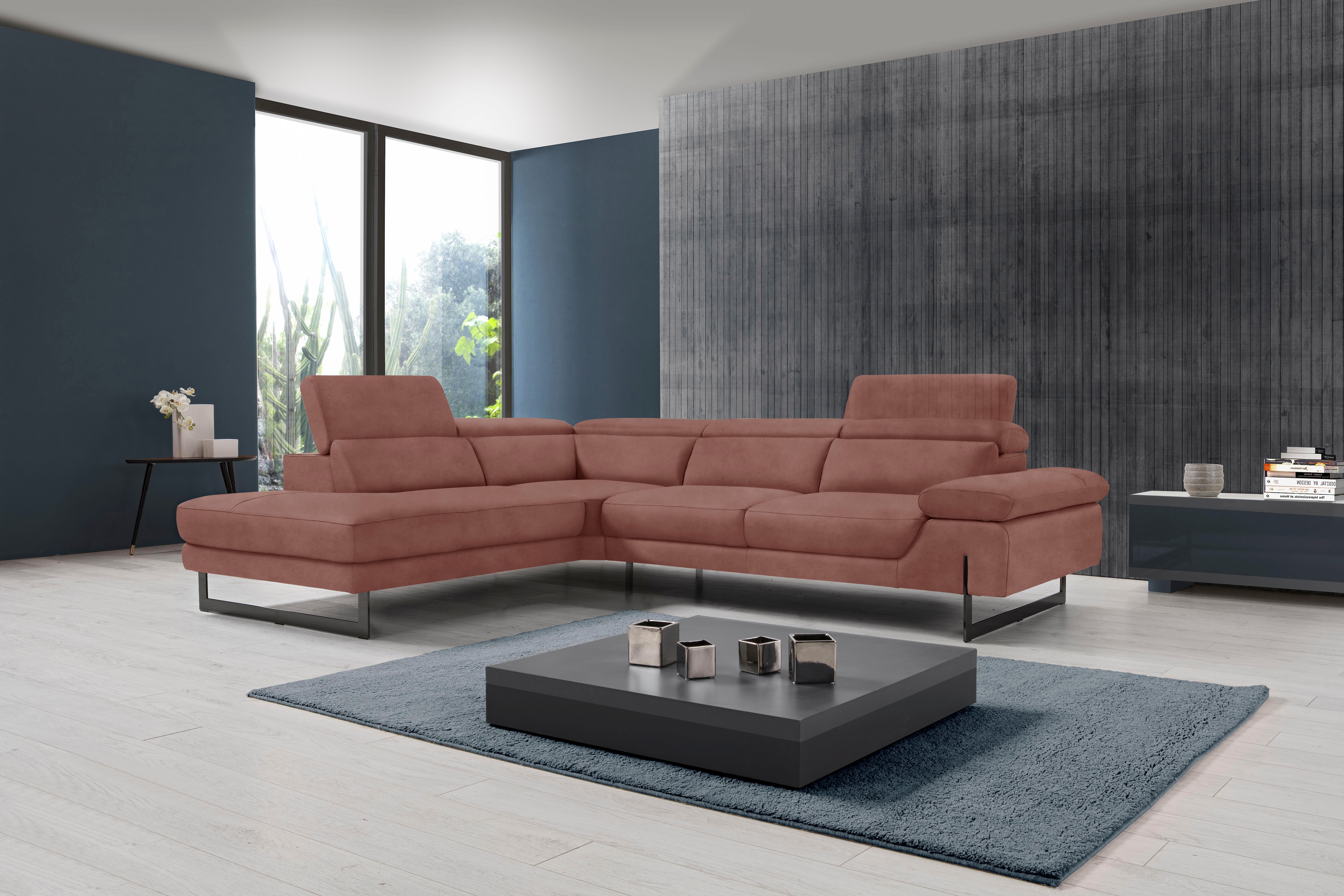 Egoitaliano Ecksofa "Queenie, extravagantes Sofa mit erstklassigem Sitzkomfort, L-Form" mit verstellbarer Armlehne und Kopfteilen für Wohlfühlkomfort