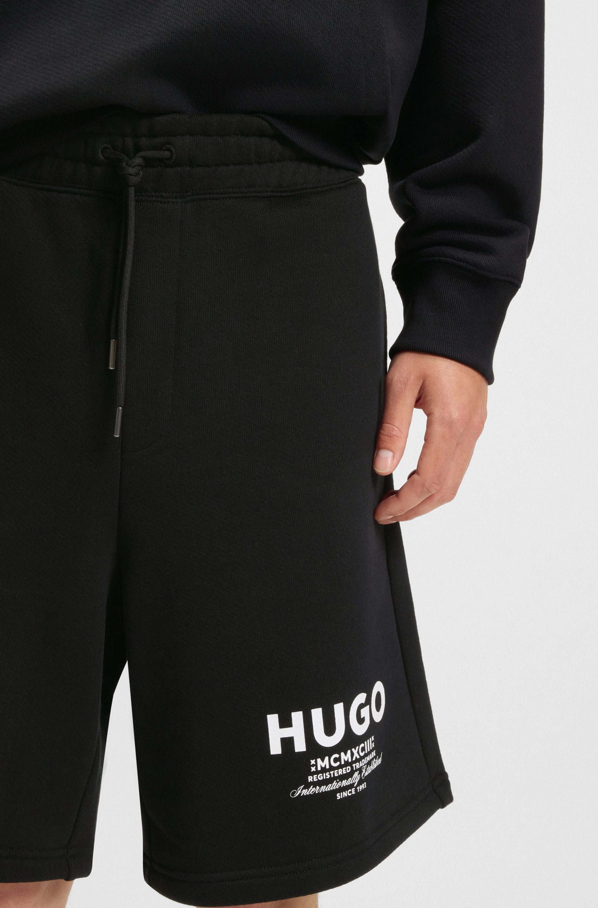 HUGO Blue Sweatshorts "Nomario", mit großem Druck günstig online kaufen