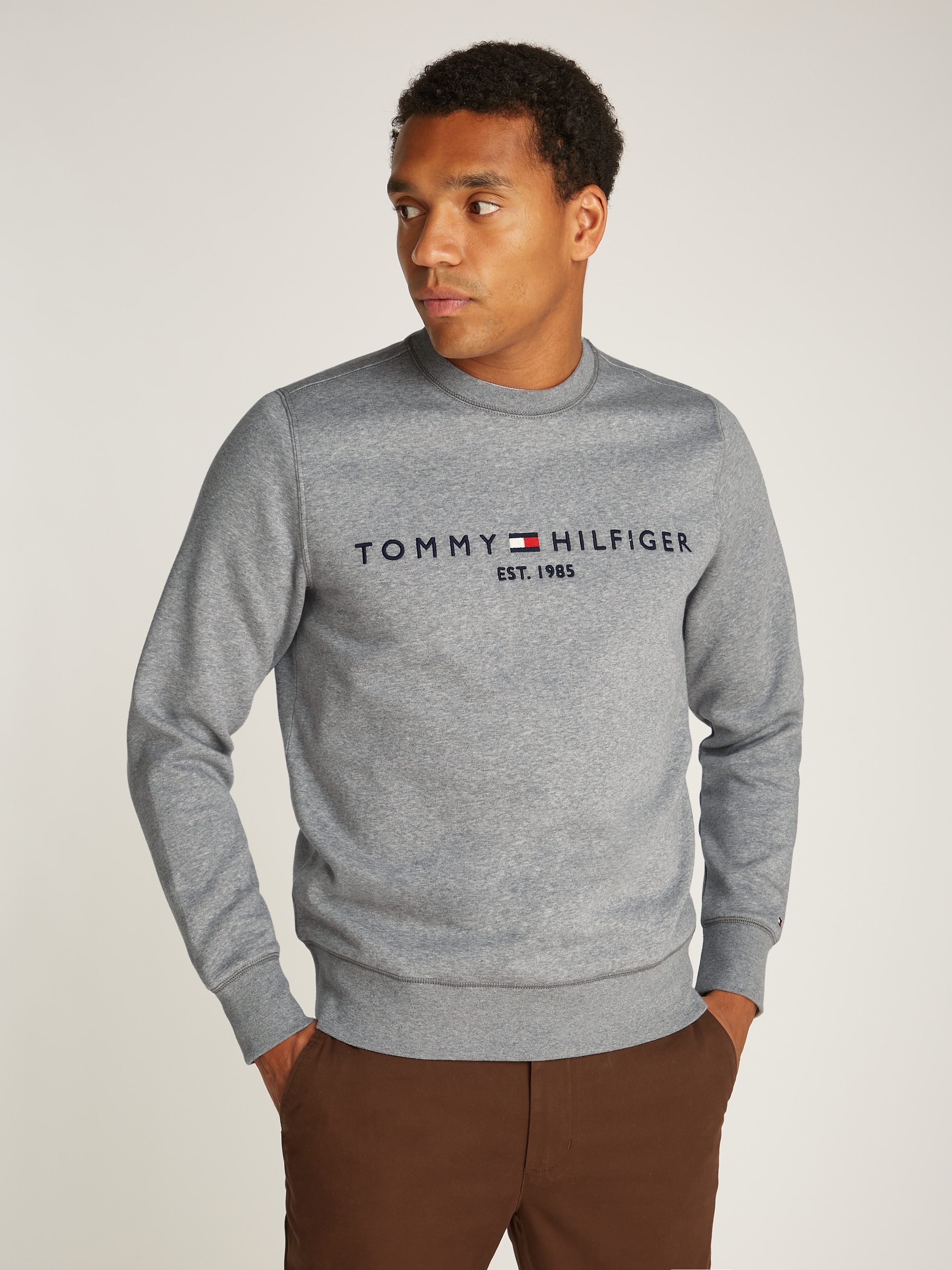 Tommy Hilfiger Sweatshirt "TOMMY LOGO SWEATSHIRT mit Rundhals und Stickerei günstig online kaufen
