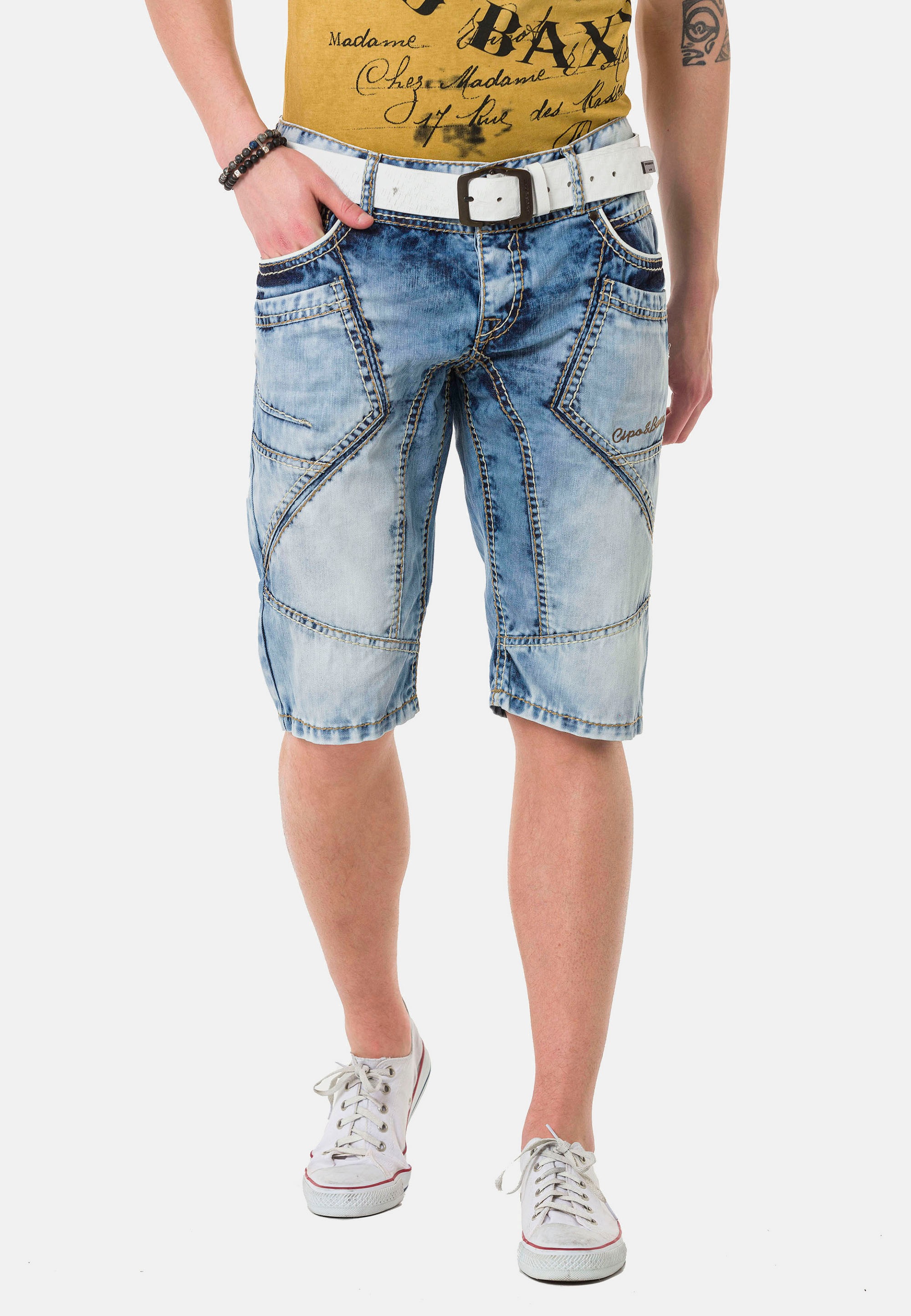 Shorts, mit auffälligen Ziernähten