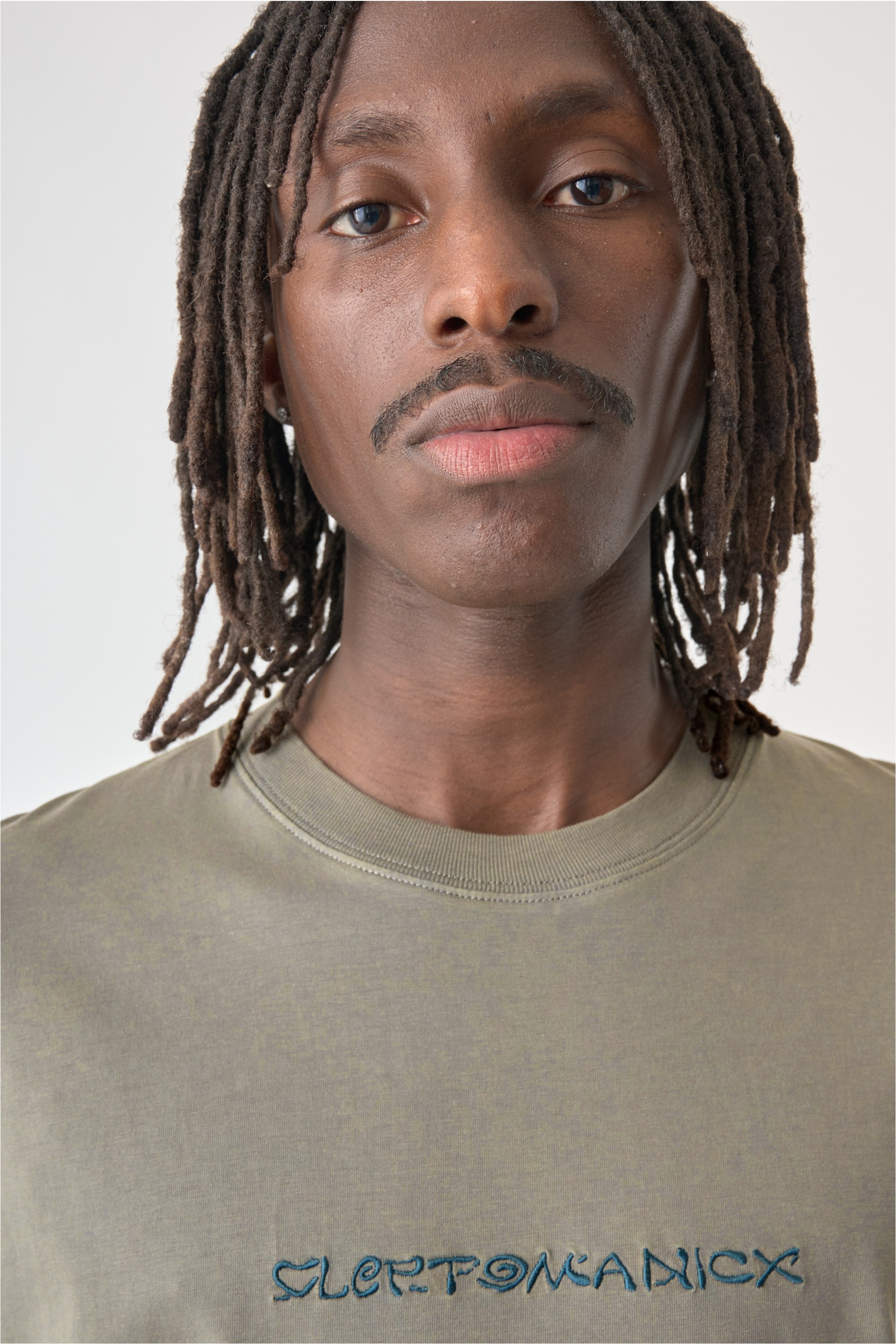 Cleptomanicx Langarmshirt »Mysto Typo« im schlichten Design