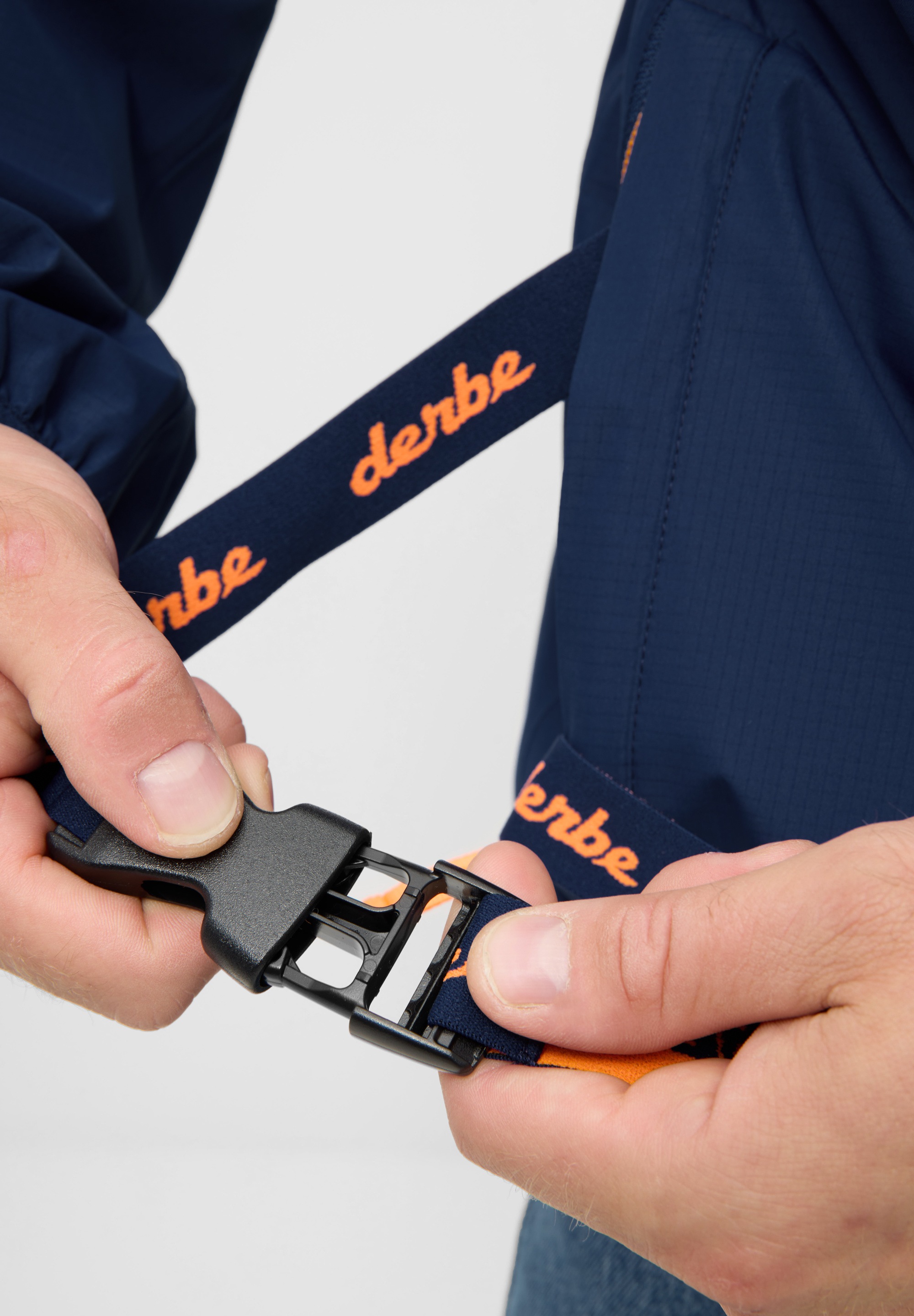 Derbe Funktionsjacke »Packby« mit Kapuze faltbare Jacke, wasserabweisend, winndicht