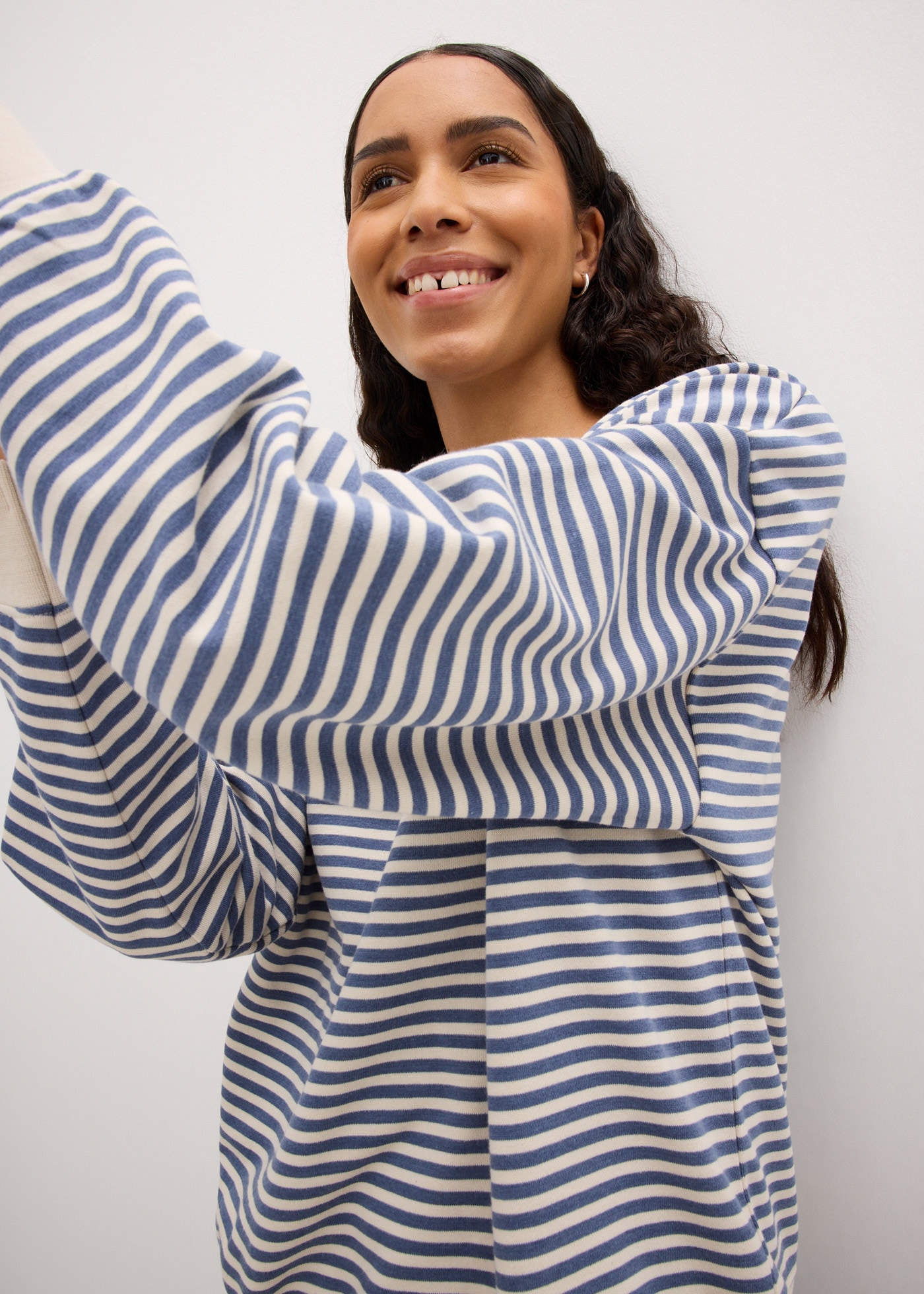 bonprix Sweatshirt »Oversize-Sweatshirt«, Oversize-Passform, gestreiftes Design, aus Baumwollmischung
