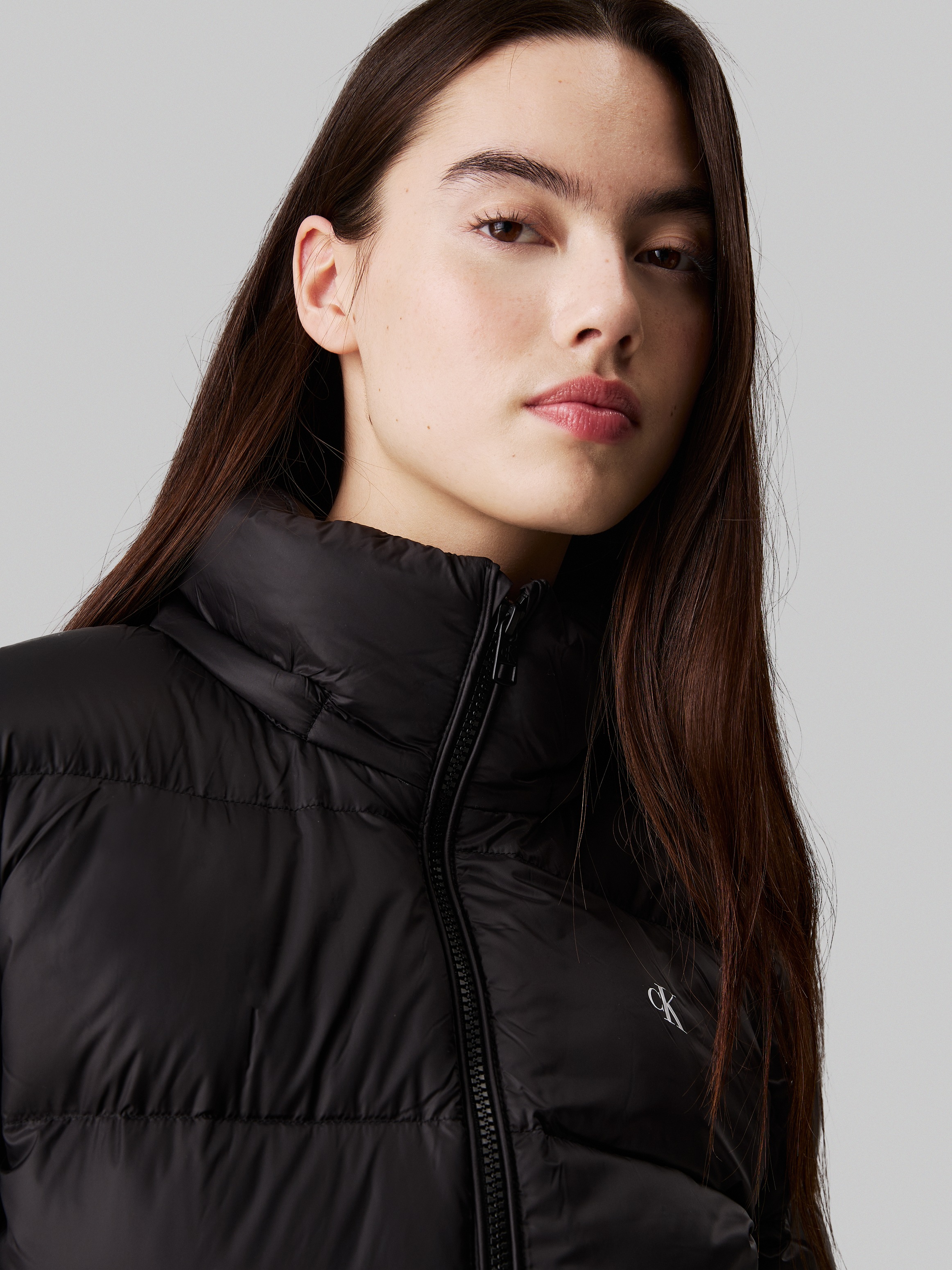 Calvin Klein Jeans Outdoorjacke "MW DOWN SHORT PUFFER", mit Kapuze, mit Log günstig online kaufen