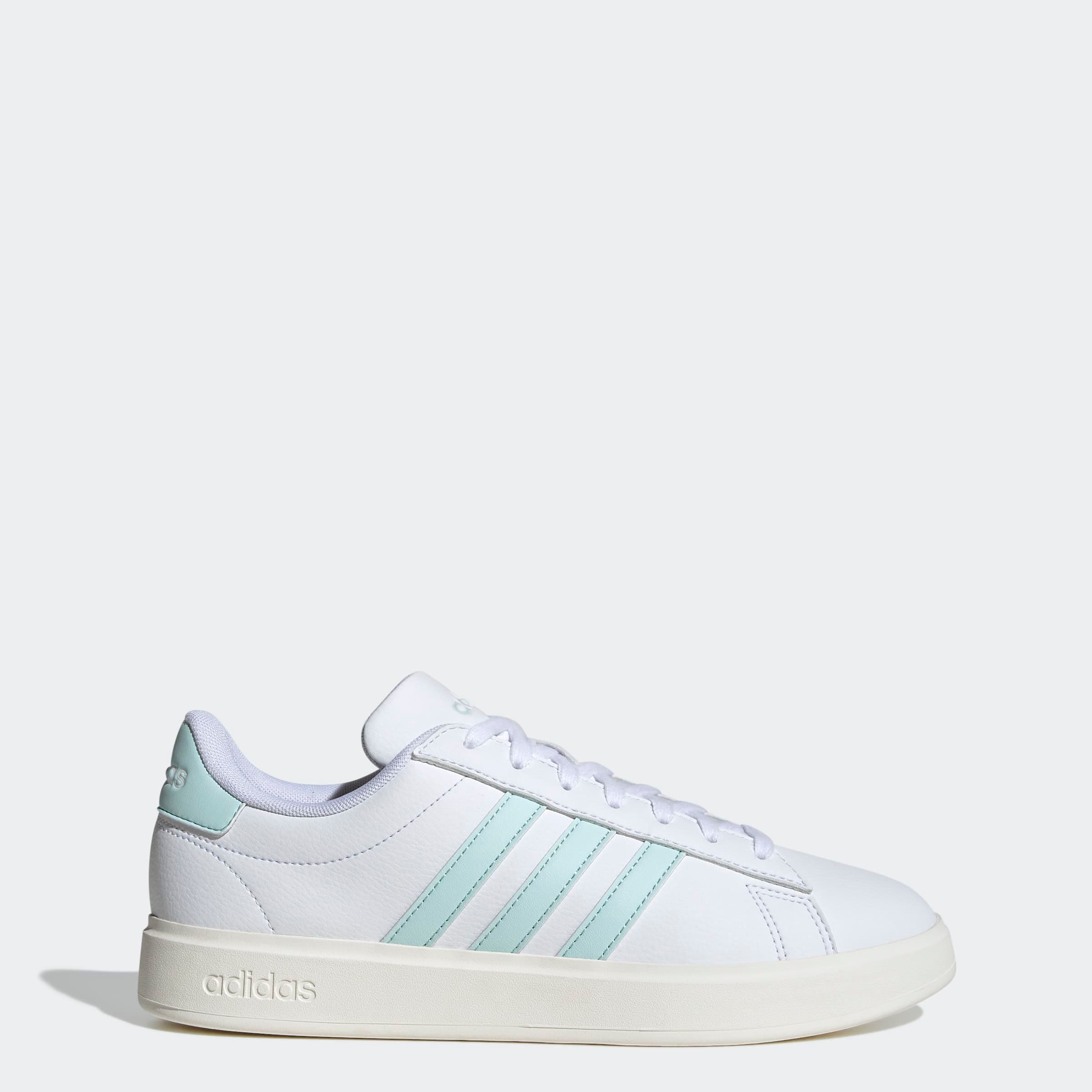 adidas Sportswear Sneaker »GRAND COURT CLOUDFOAM LIFESTYLE COURT COMFORT«, Design auf den Spuren des adidas Superstar