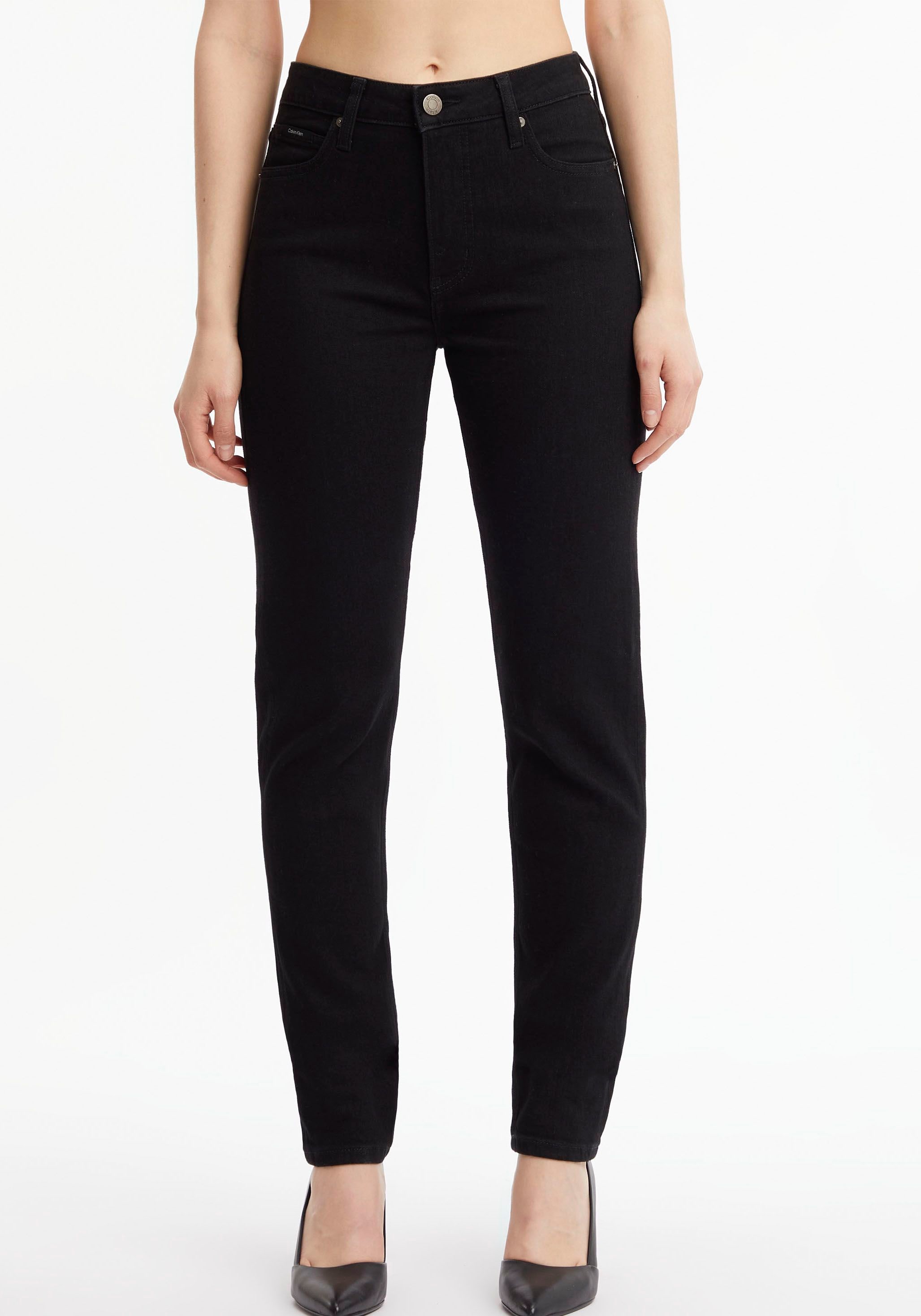 Calvin Klein Slim-fit-Jeans »MR SLIM - SOFT BLACK«, mit Leder-Brandlabel am hinteren Bundabschluss