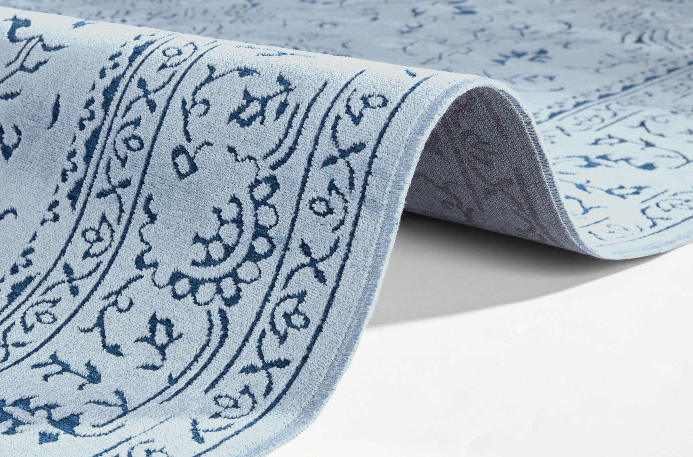 ELLE DECORATION Designteppich »Machasi«, rechteckig, 4 mm Höhe, Samtiger Kurzflor, Seiden Optik, Vintage Design, Robust, Pflegeleicht