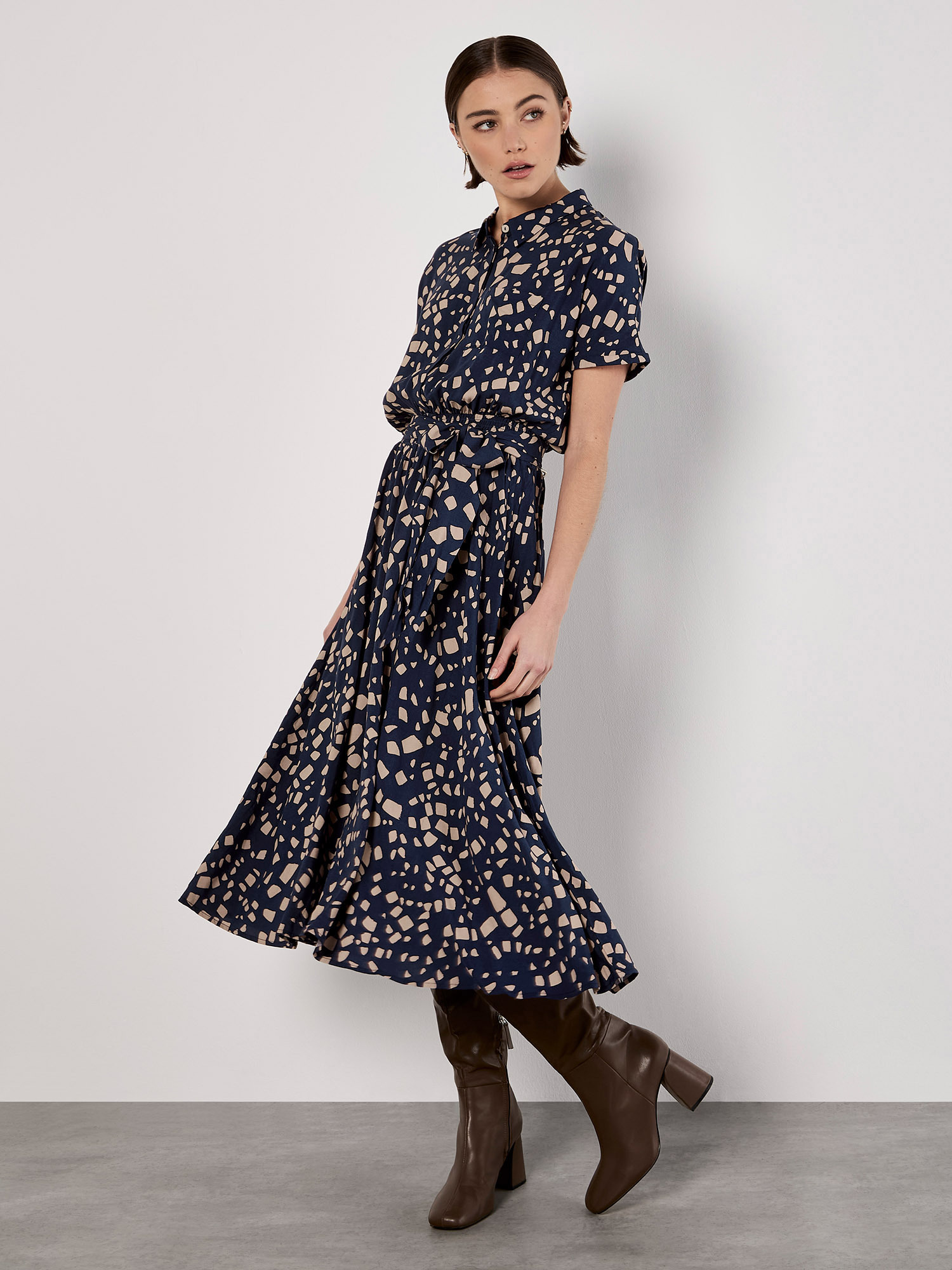 Apricot Midikleid "Midikleid mit verstreutem Karohemd" mit Bindeband, 2 tlg. mit Bindegürtel
