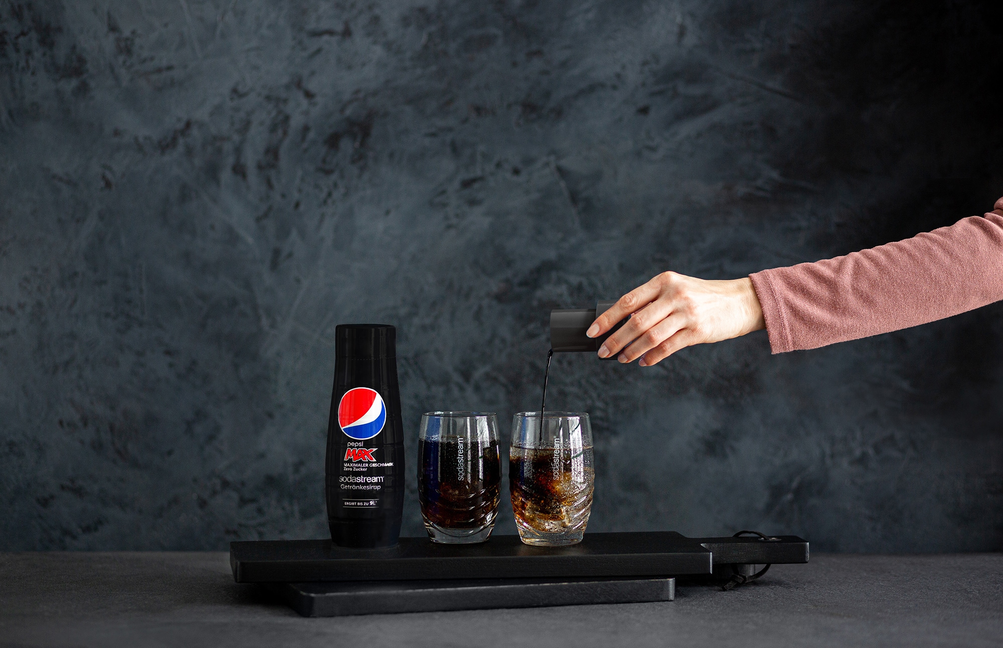 SodaStream Getränke-Sirup, PepsiMax & SchwipSchwap Zero, (4 Flaschen), für bis zu 9 Liter Fertiggetränk