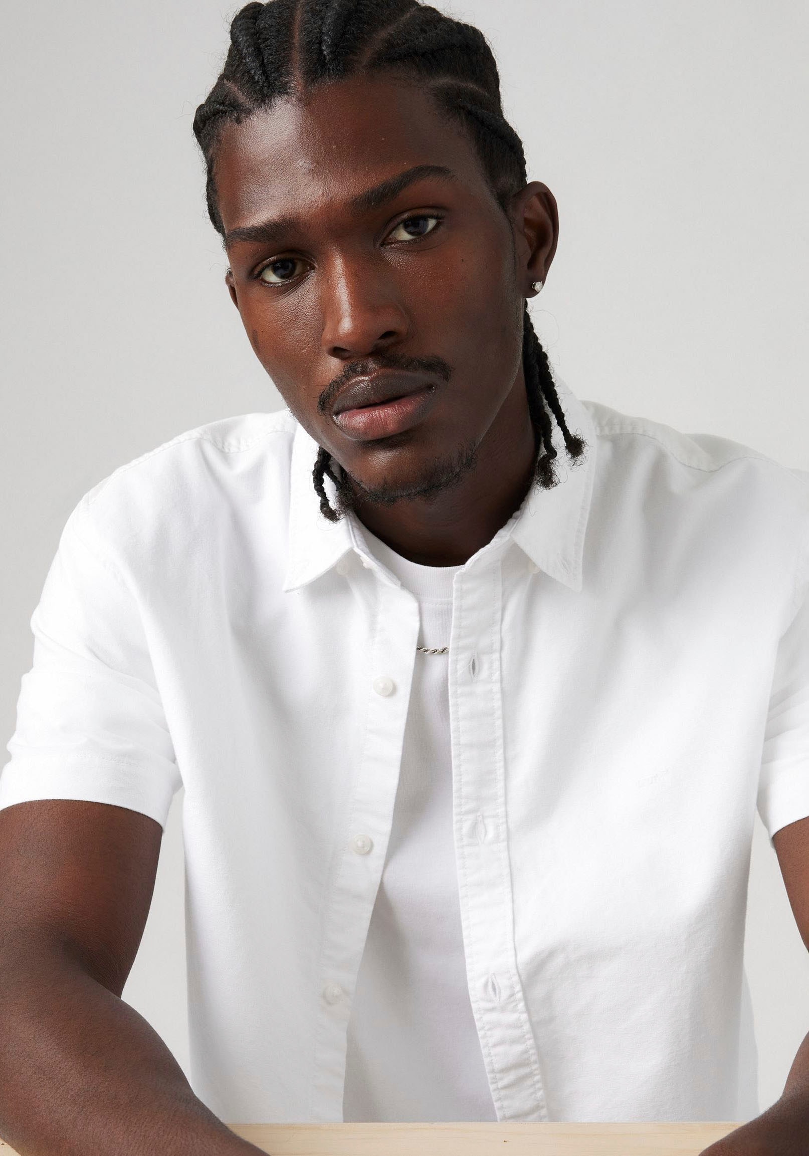 Levi's® Kurzarmhemd »SS AUTHENTIC BUTTON DOWN«, mit kleiner Logostickerei auf der Brust