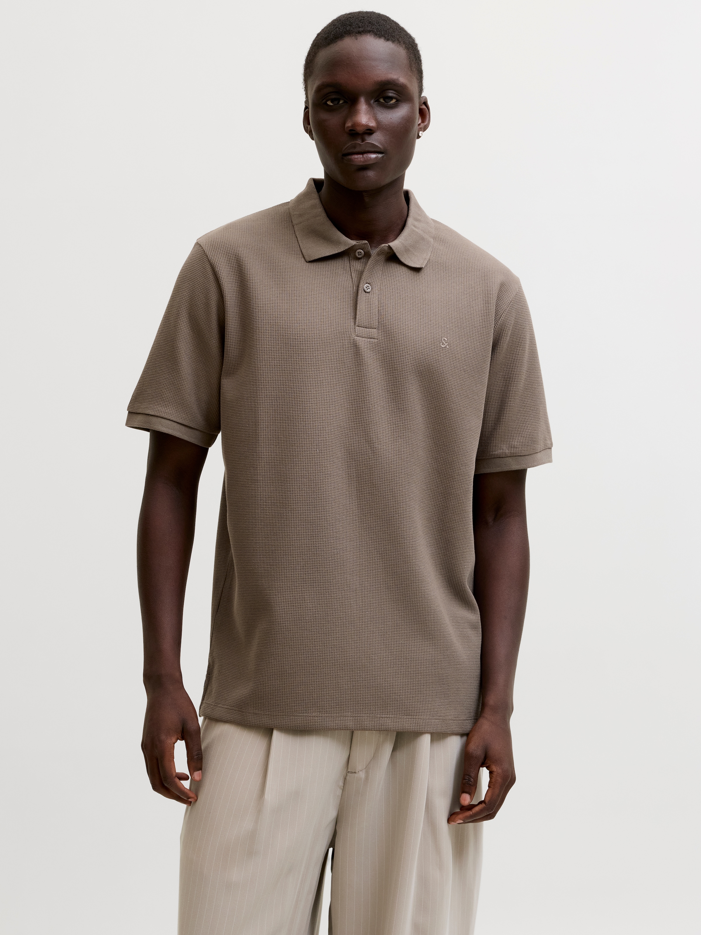 Poloshirt JACK & JONES "JJEAUSTIN POLO SS NOOS", Herren, Gr. L, falcon detail:classic, Jersey, Obermaterial: 58% Polyester, 40% Baumwolle, 2% Elasthan, unifarben, regular fit normal, ohne Ausschnitt, gerader Abschluss, Shirts, Materialmix, regular fit
