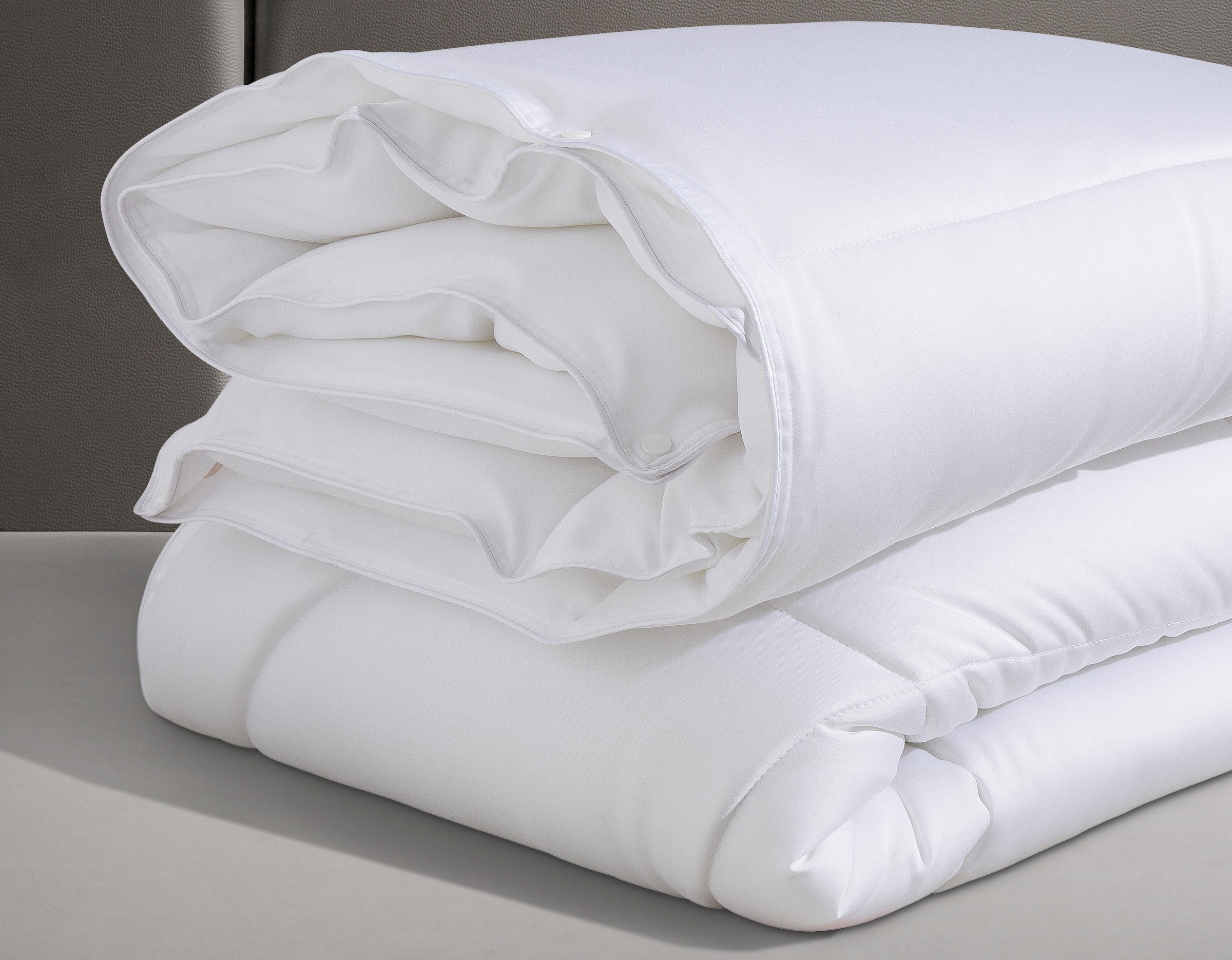 Älgdröm Kunstfaserbettdecke »Lotus, weicher feuchtigkeitsregulierender Bezug«, 4-Jahreszeiten, Füllung 100% Polyester, Bezug 100% Lyocell, (1 St.), Bettdecke, 135x200 cm und weitere Größen, Ganzjahresbettdecke