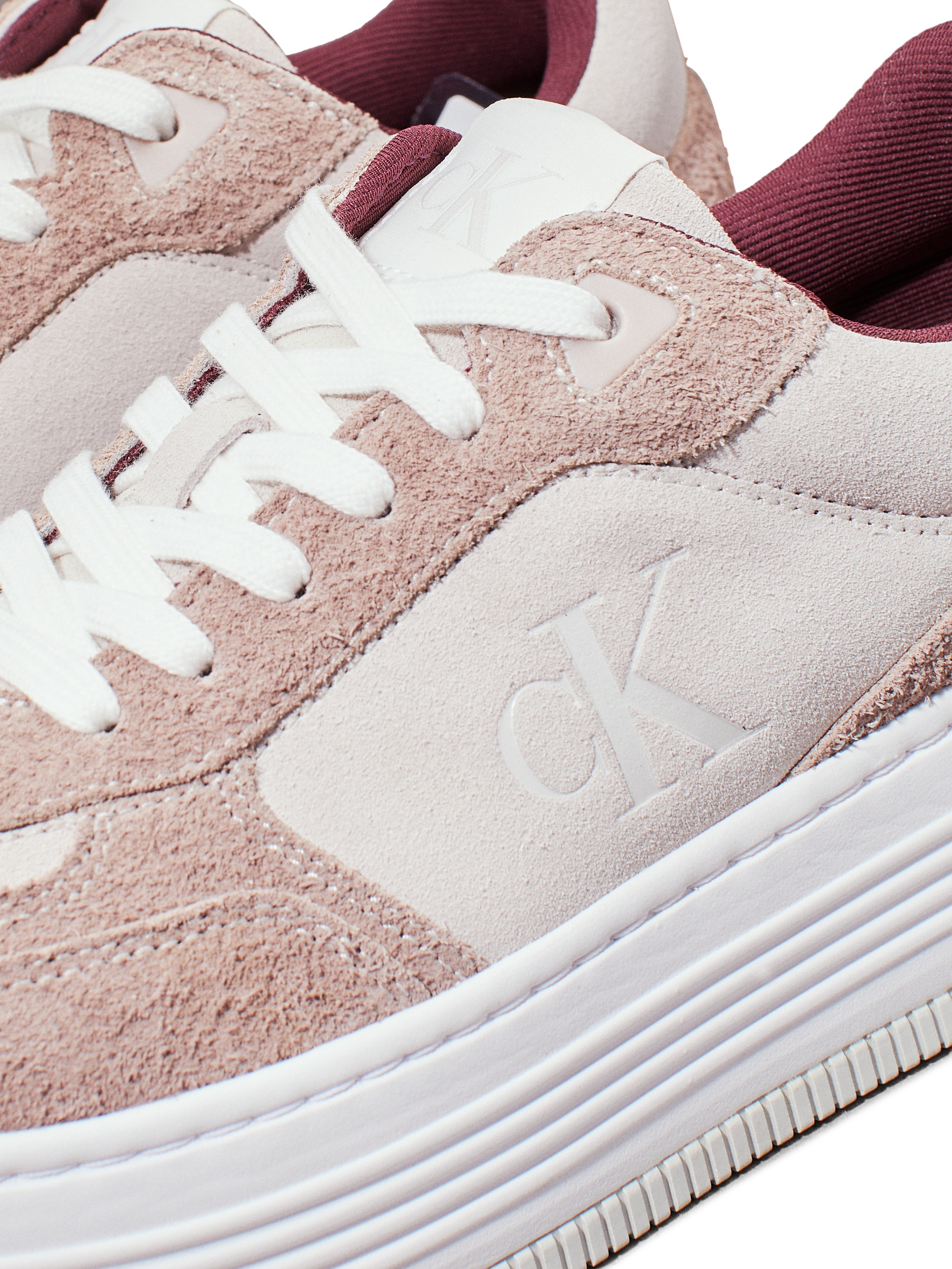 Calvin Klein Jeans Plateausneaker »BOLD PLATF LACEUP LOW MG SUEDE«, Freizeitschuh, Halbschuh, Schnürschuh mit seitlichem CK-Logo