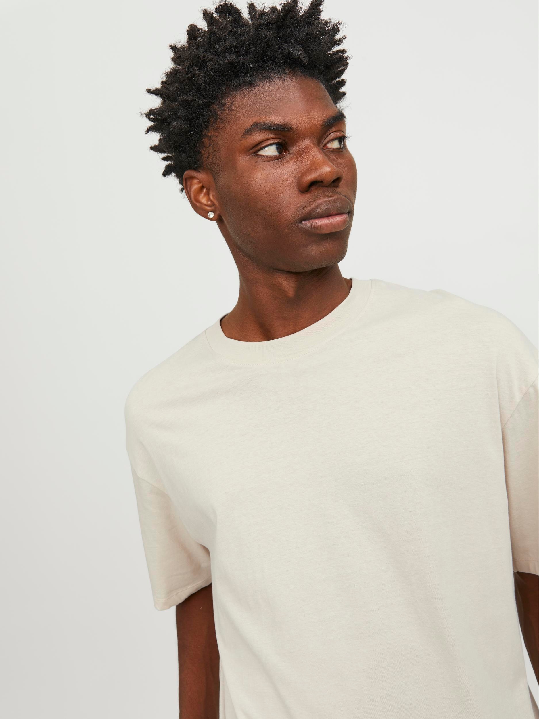 Jack & Jones Oversize-Shirt »JJEBRADLEY Oversize T-Shirt mit klassischem Rundhalsausschnitt«, unifarben, oversize, Rundhals, Jersey, pflegeleicht