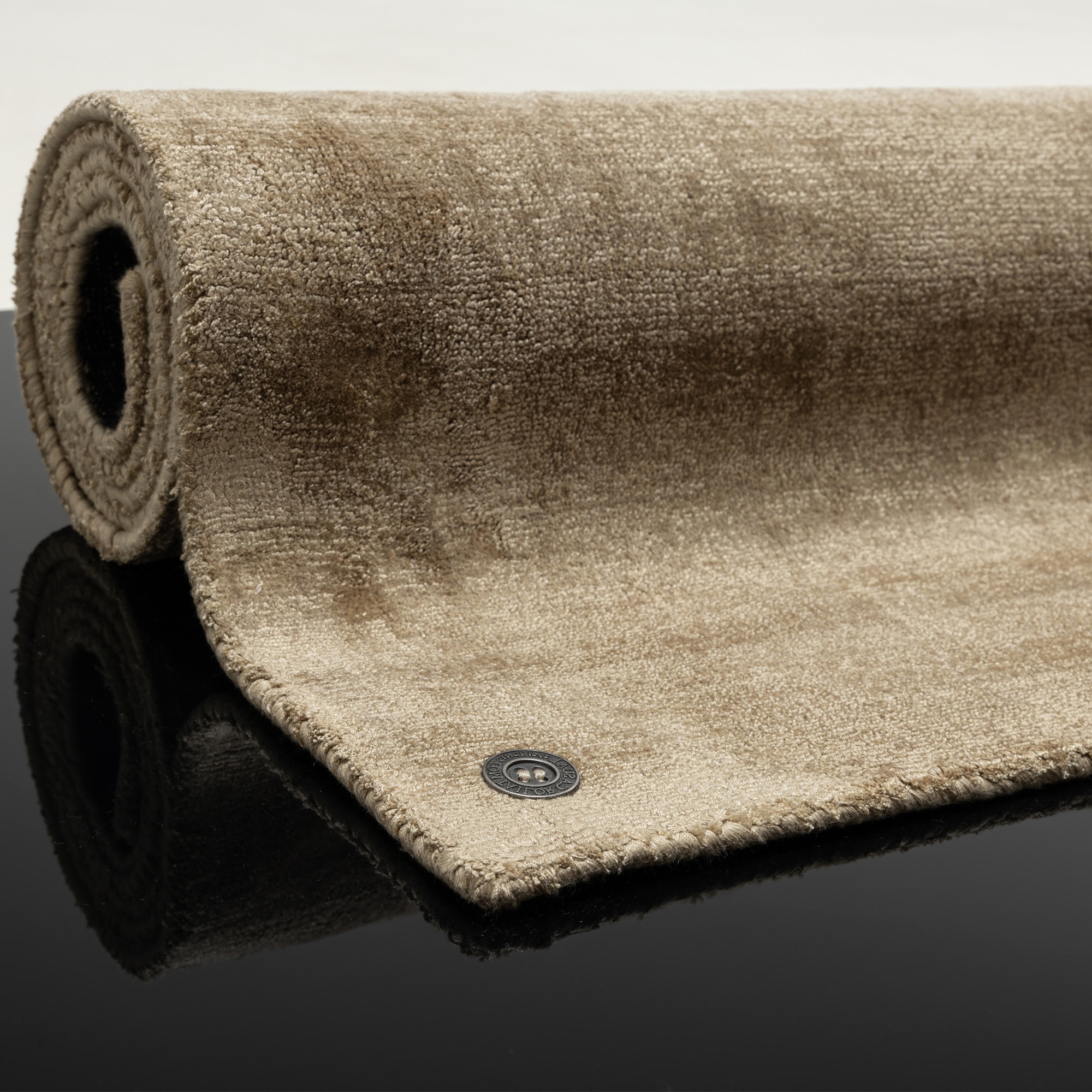 Teppich TOM TAILOR HOME "Shine uni" Gr. 6, braun (hellbraun), B:190cm H:8mm L:290cm, Viskose, Teppiche, Teppich, Handweb Teppich, 100% Viskose, handgewebt, mit elegantem Schimmer 3