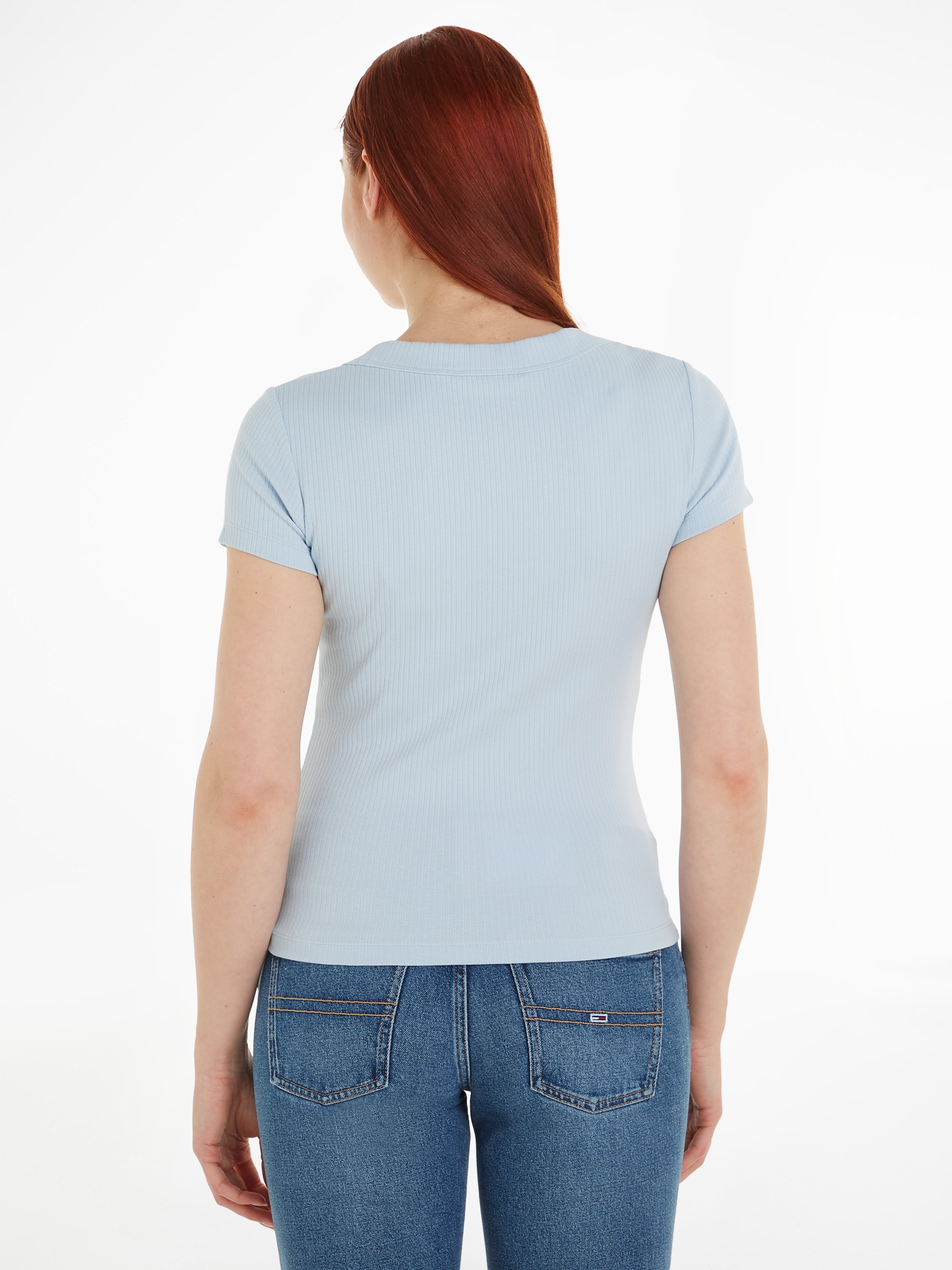 Tommy Jeans T-Shirt »TJW SLIM mit BAUR | SS«, Logostickerei TEE BADGE für RIB kaufen