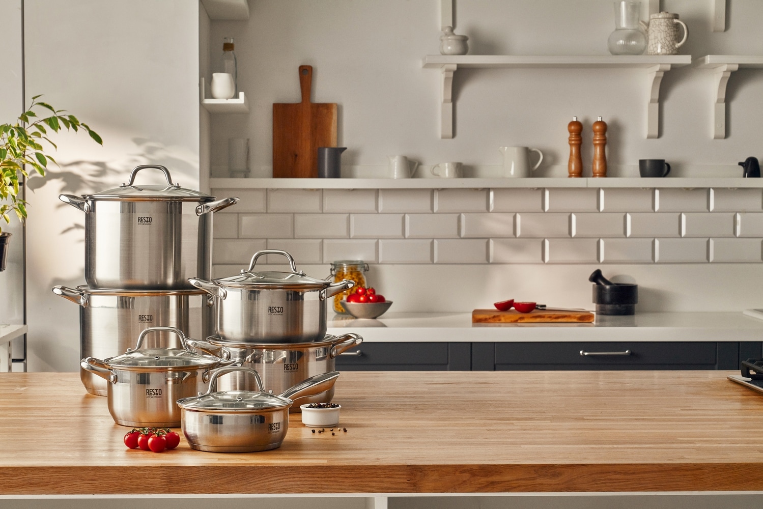 RESTO Kitchenware Kochtopf »Libra, Universaltopf energiesparend und spülmaschinenfest«, Edelstahl 18/10, (2 tlg.), Induktion, für alle Herdarten geeignet mit hitzebeständigem Glasdeckel