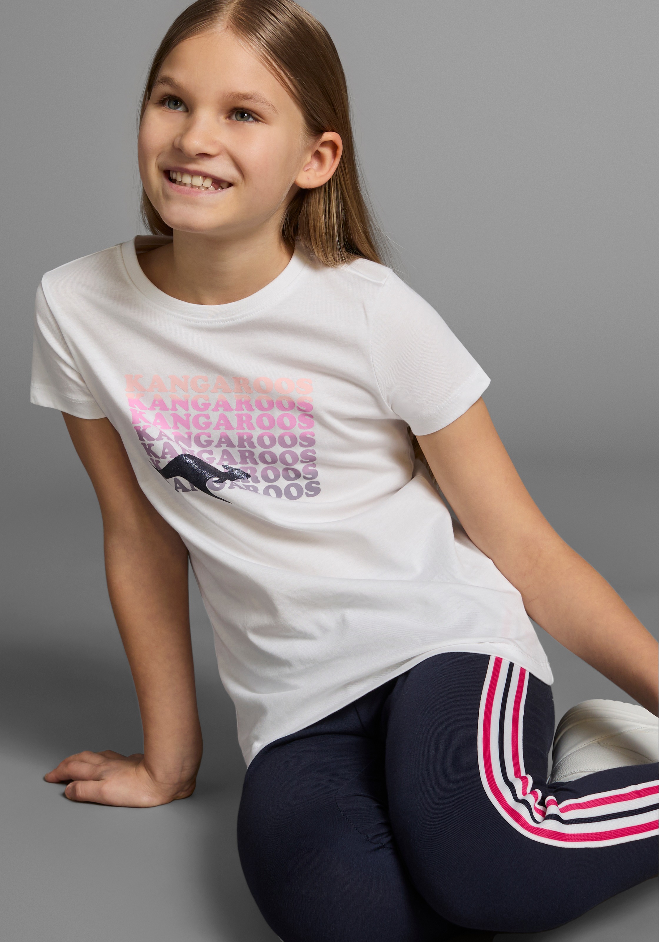 Thumbnail - KangaROOS T-Shirt Kurzarm, taillierter Schnitt, mit Glitzerdruck