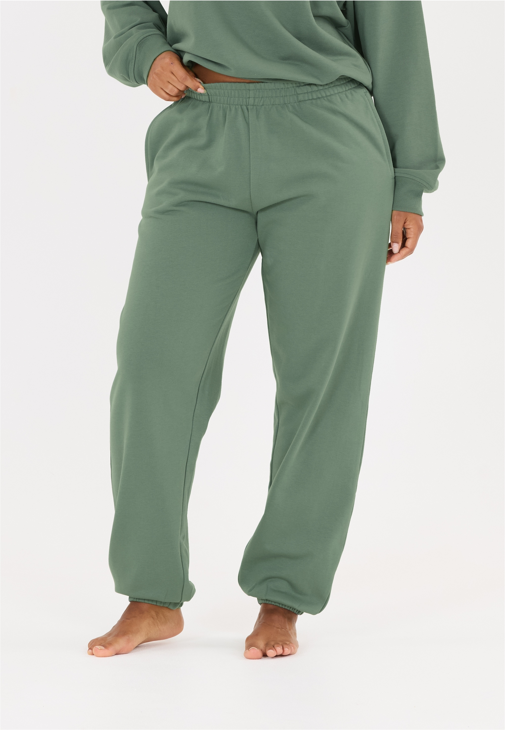 ATHLECIA Sweathose "Crecy" im entspannten und weichen Design