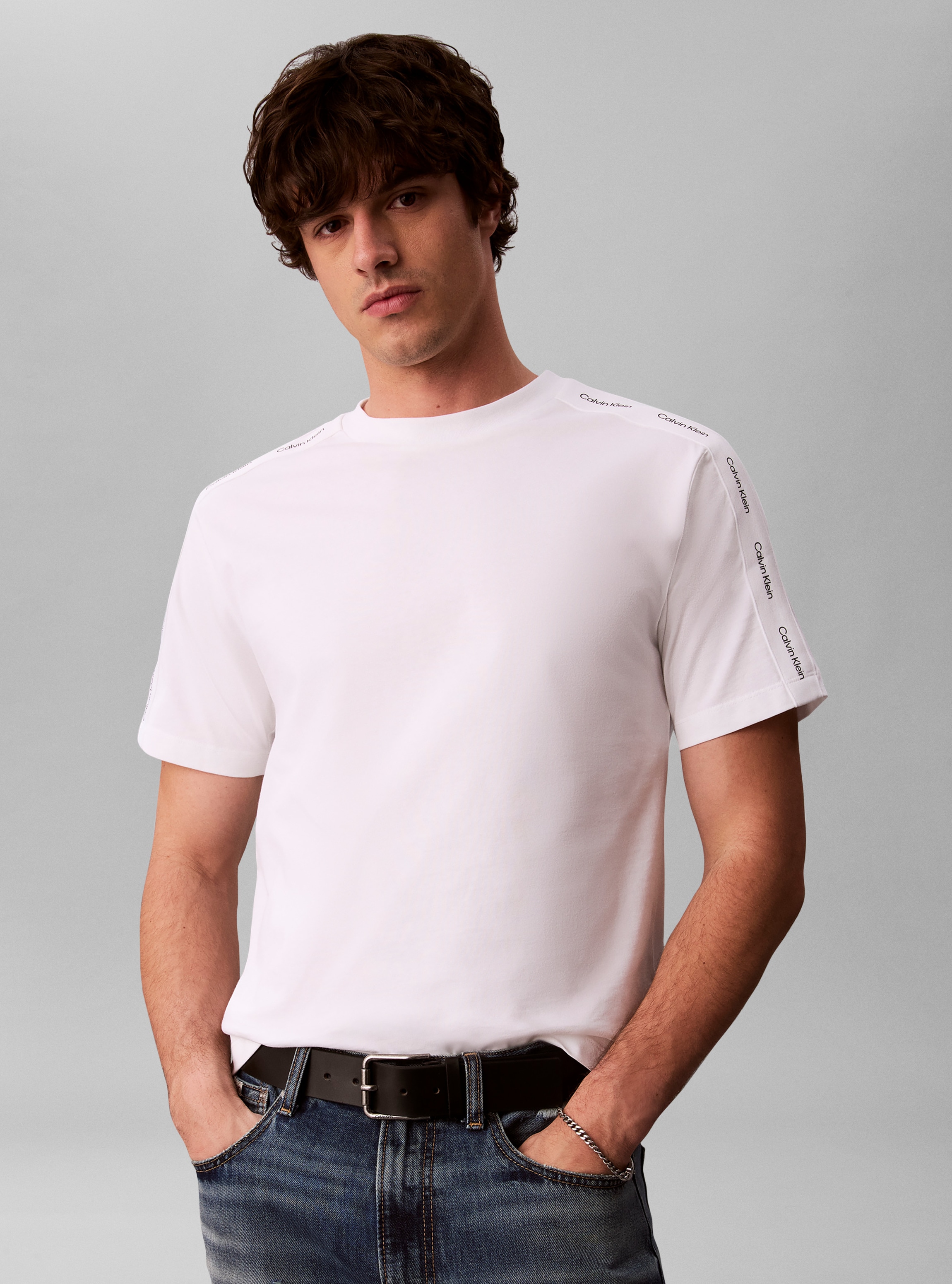 Calvin Klein Jeans T-Shirt "LOGO TAPE TEE" Regular fit, Logoschriftzug