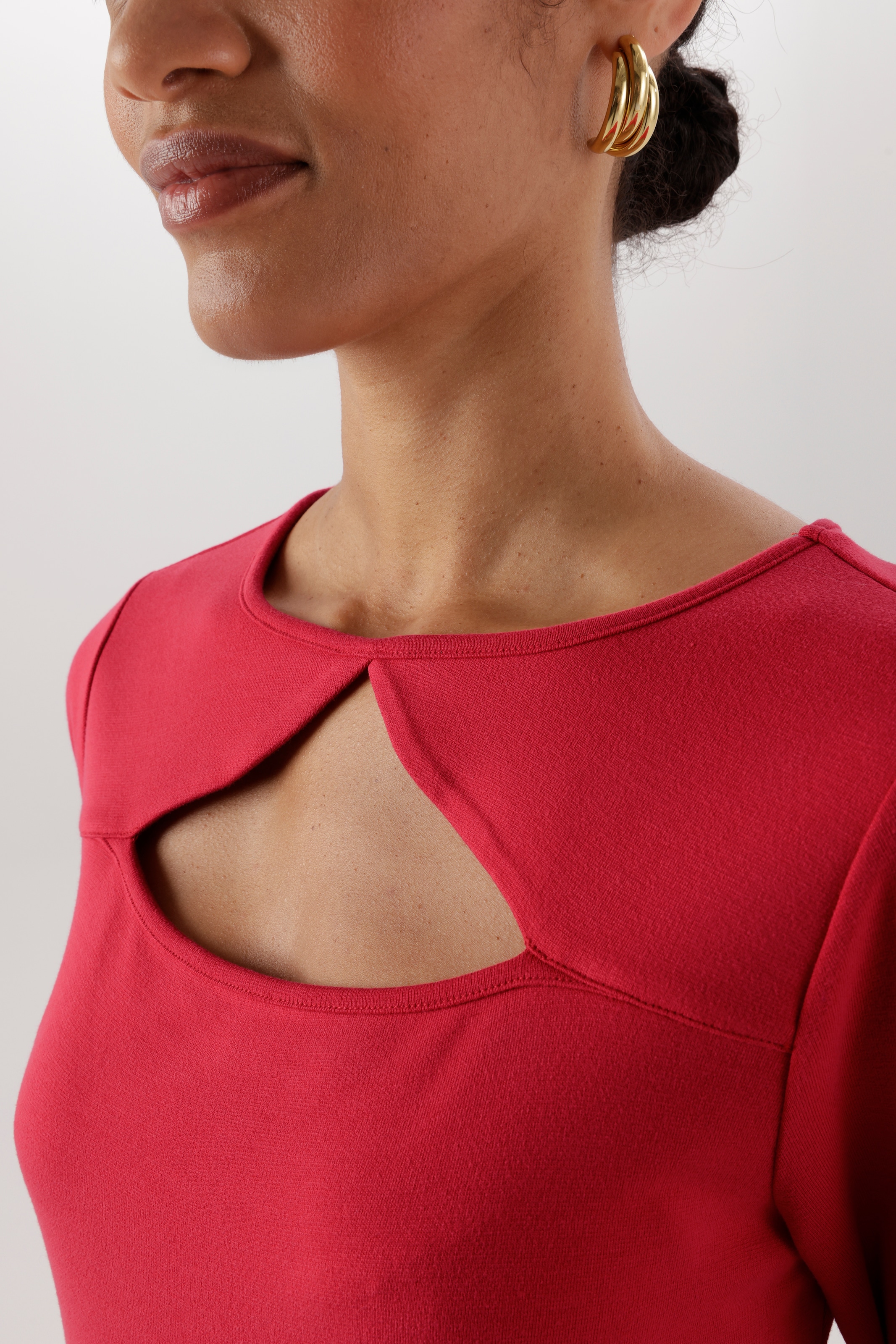 Aniston SELECTED Shirtkleid großzügiger Cut-Out am Rundhalsausschnitt - NEUE KOLLEKTION