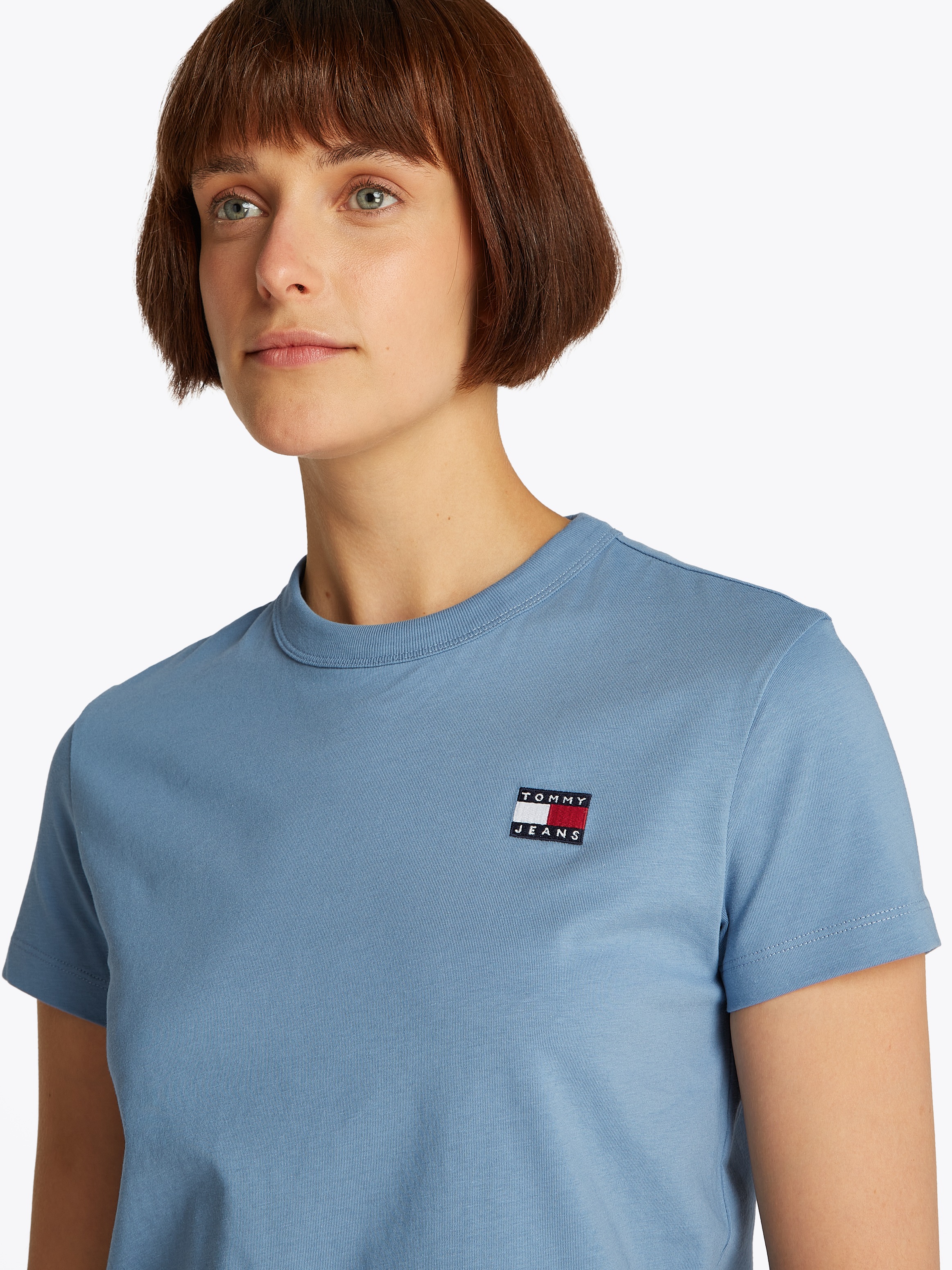 Tommy Jeans T-Shirt »TJW REG BADGE TEE«, mit Logo-Badge