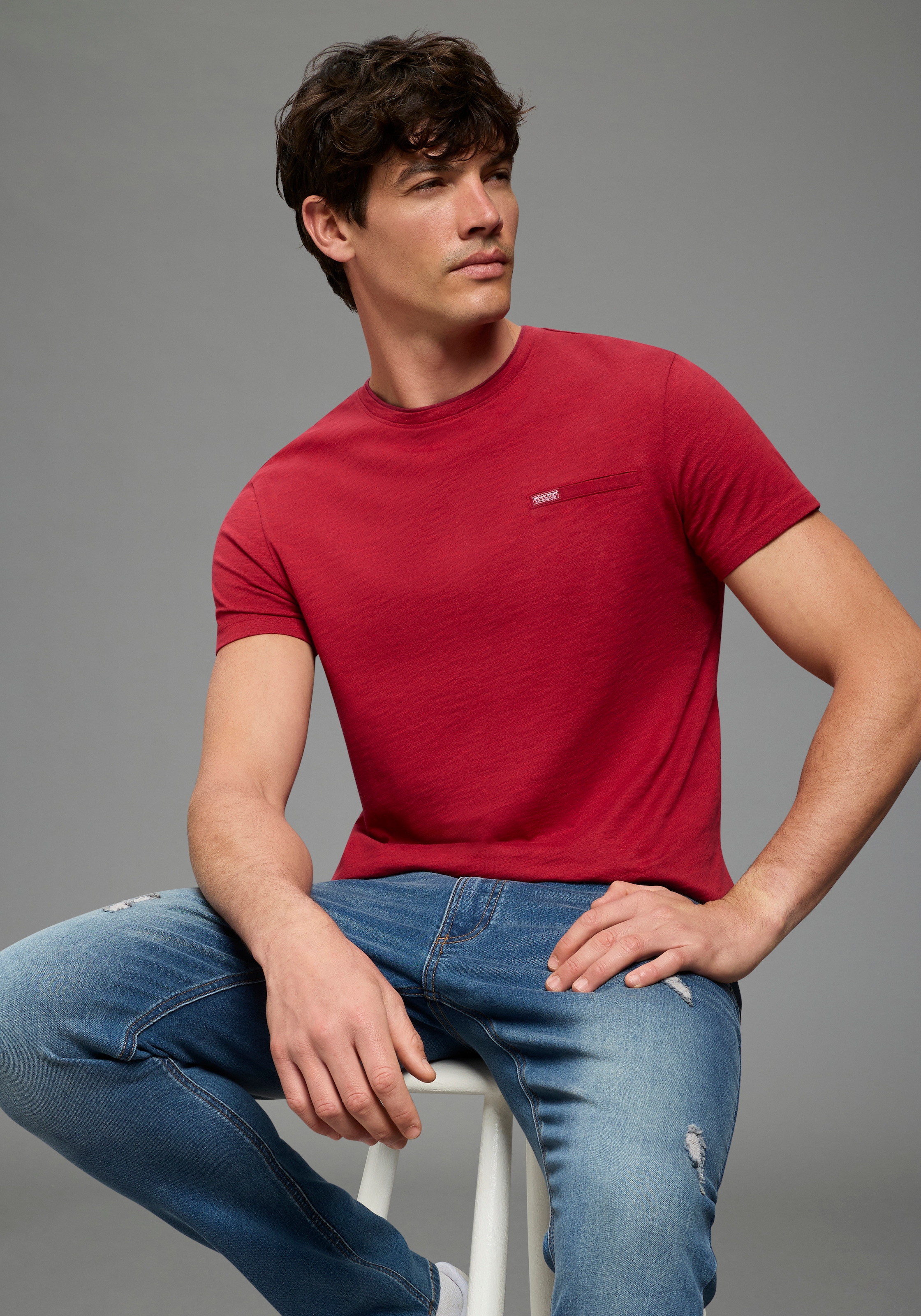 Bruno Banani T-Shirt Mit Doppelkragen und Zierbrusttasche günstig online kaufen