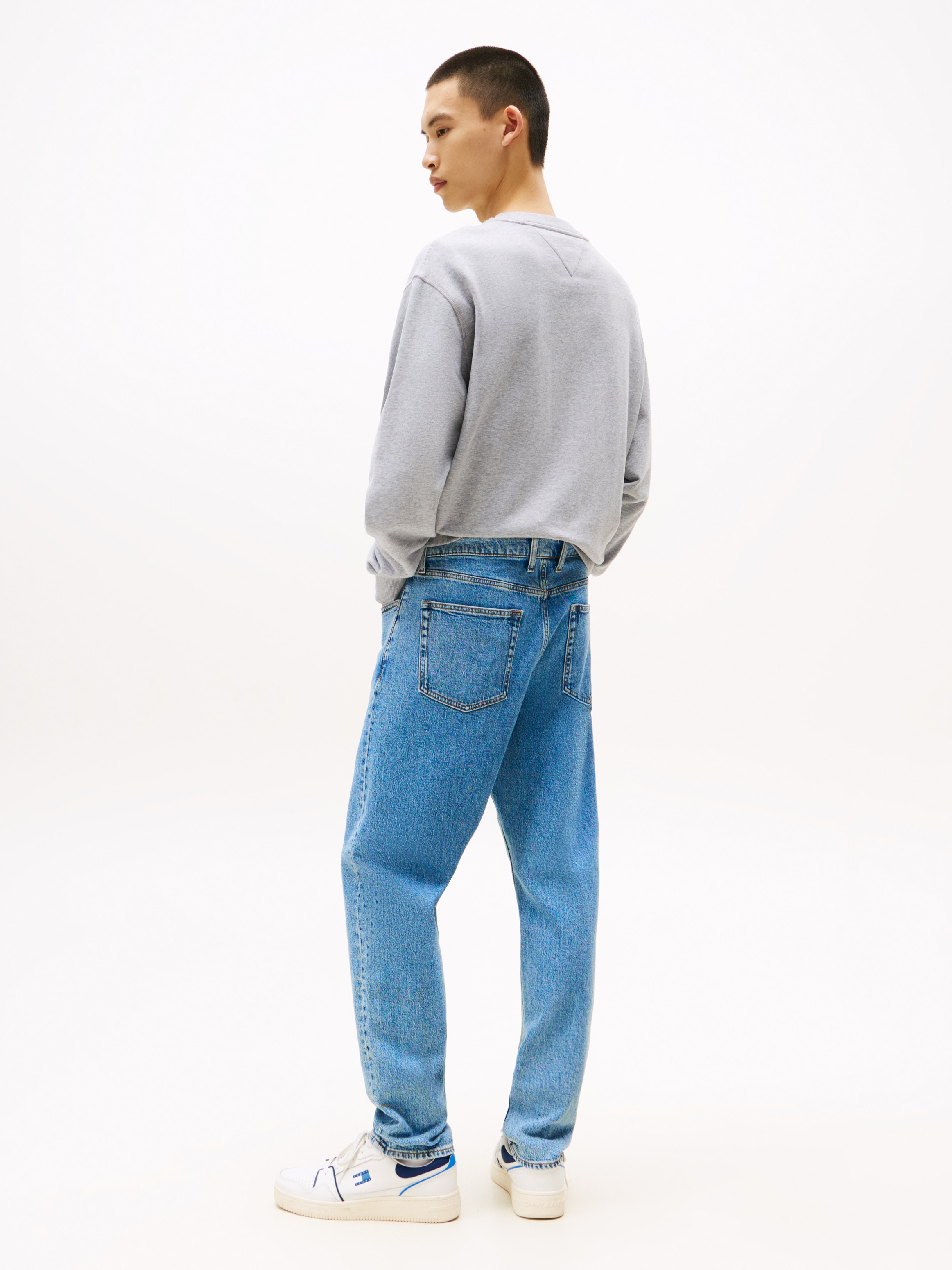 Tommy Jeans Gerade Jeans »Isaac Relaxed Tapered«, Mit Gürtelschlaufen
