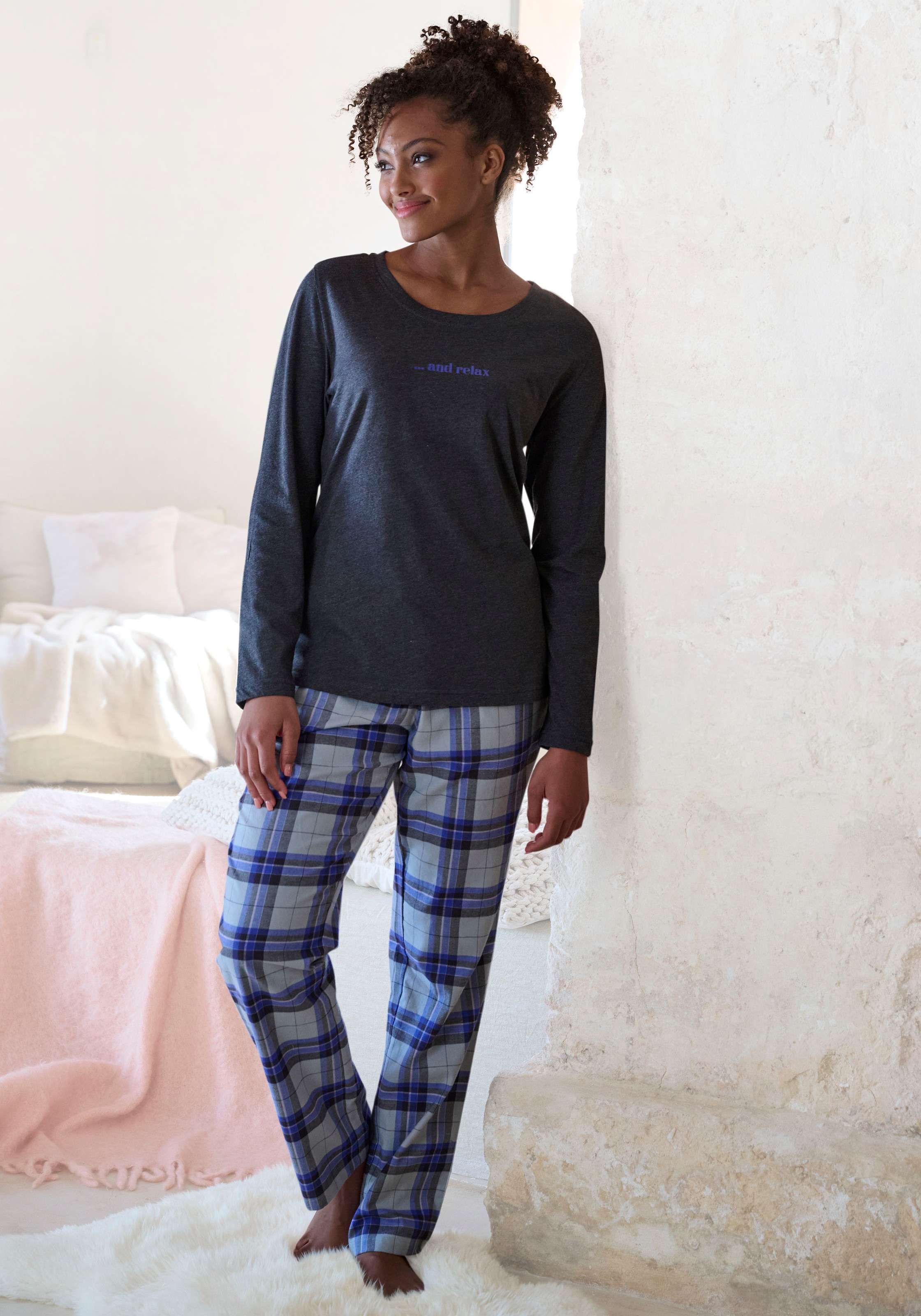 Vivance Dreams by Lascana Pyjama Set, 2 tlg. aus kuschelig weichem Flanell