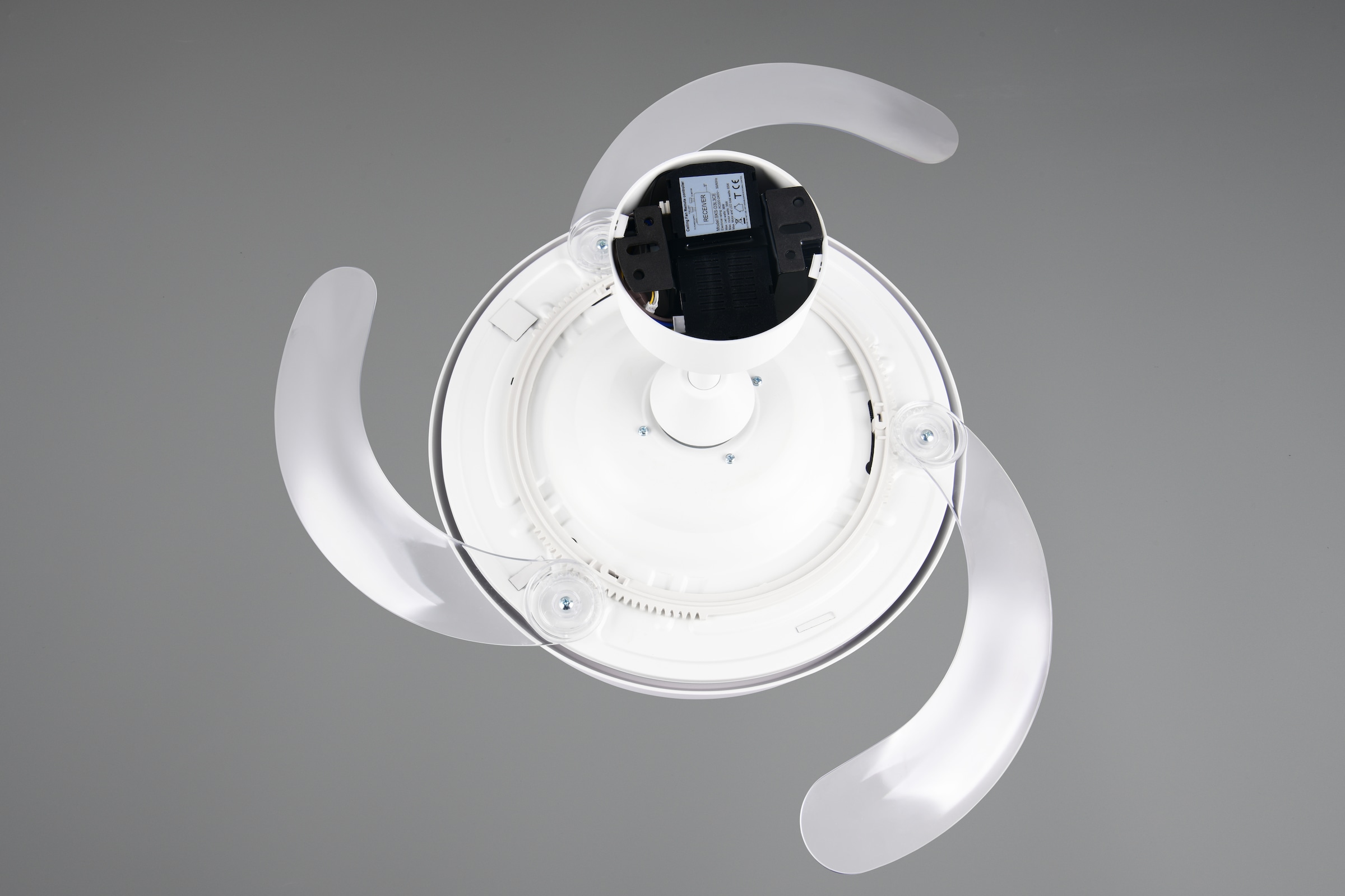 REALITY Leuchten LED Deckenleuchte »KERAVA mit Ventilator, Deckenventilator mit ausklappbaren Flügeln 30W« LED-Board 1 Stk. Farbwechsler | warmweiß - kaltweiß Ø 46 - 106 cm (aufgeklappt), 6 Stufen, LED 30W CCT dimmbar Timer