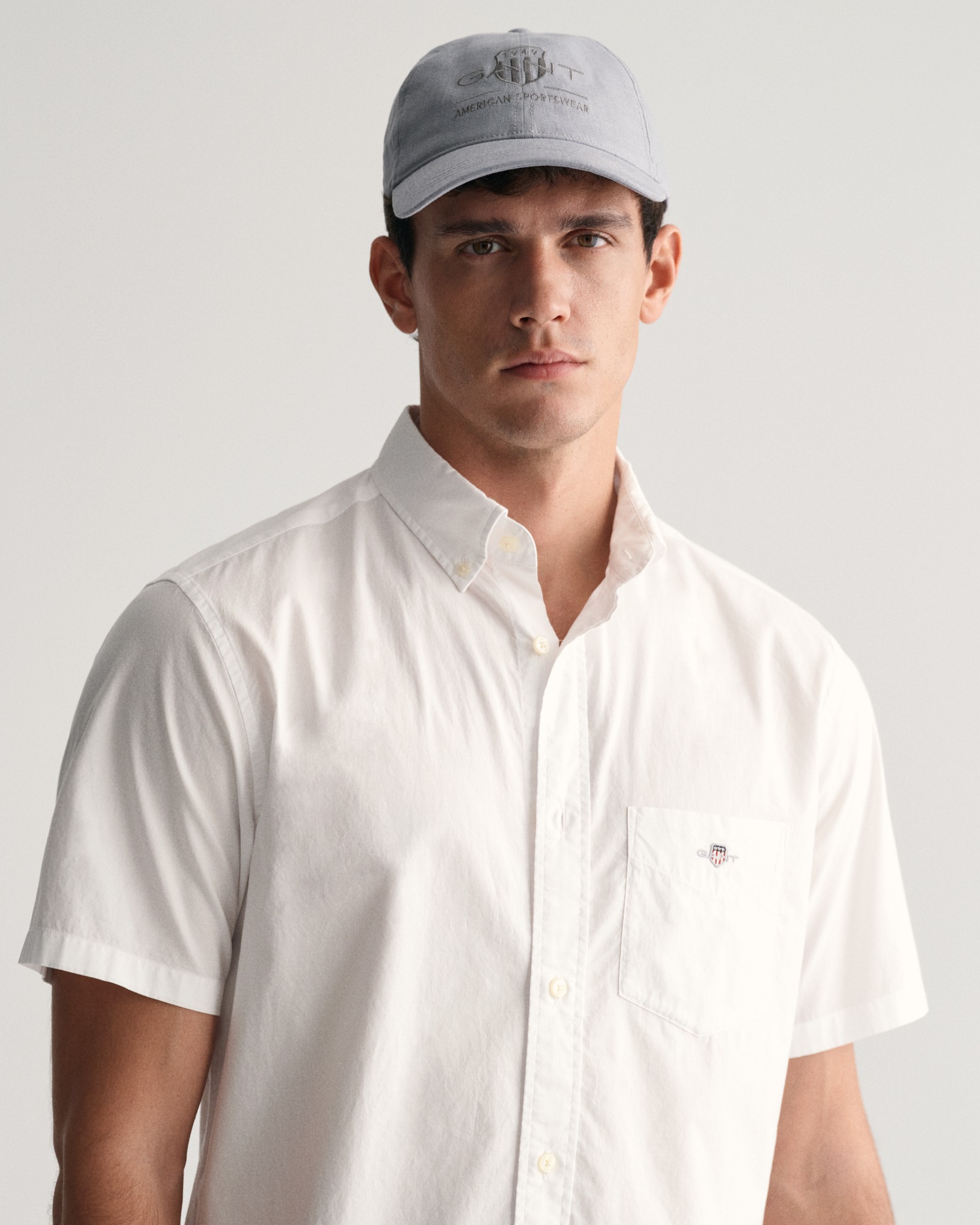 Gant Kurzarmhemd »Regular Fit Popeline Hemd leicht strapazierfähig pflegeleicht«, mit einer kleinen Logostickerei auf der Brusttasche